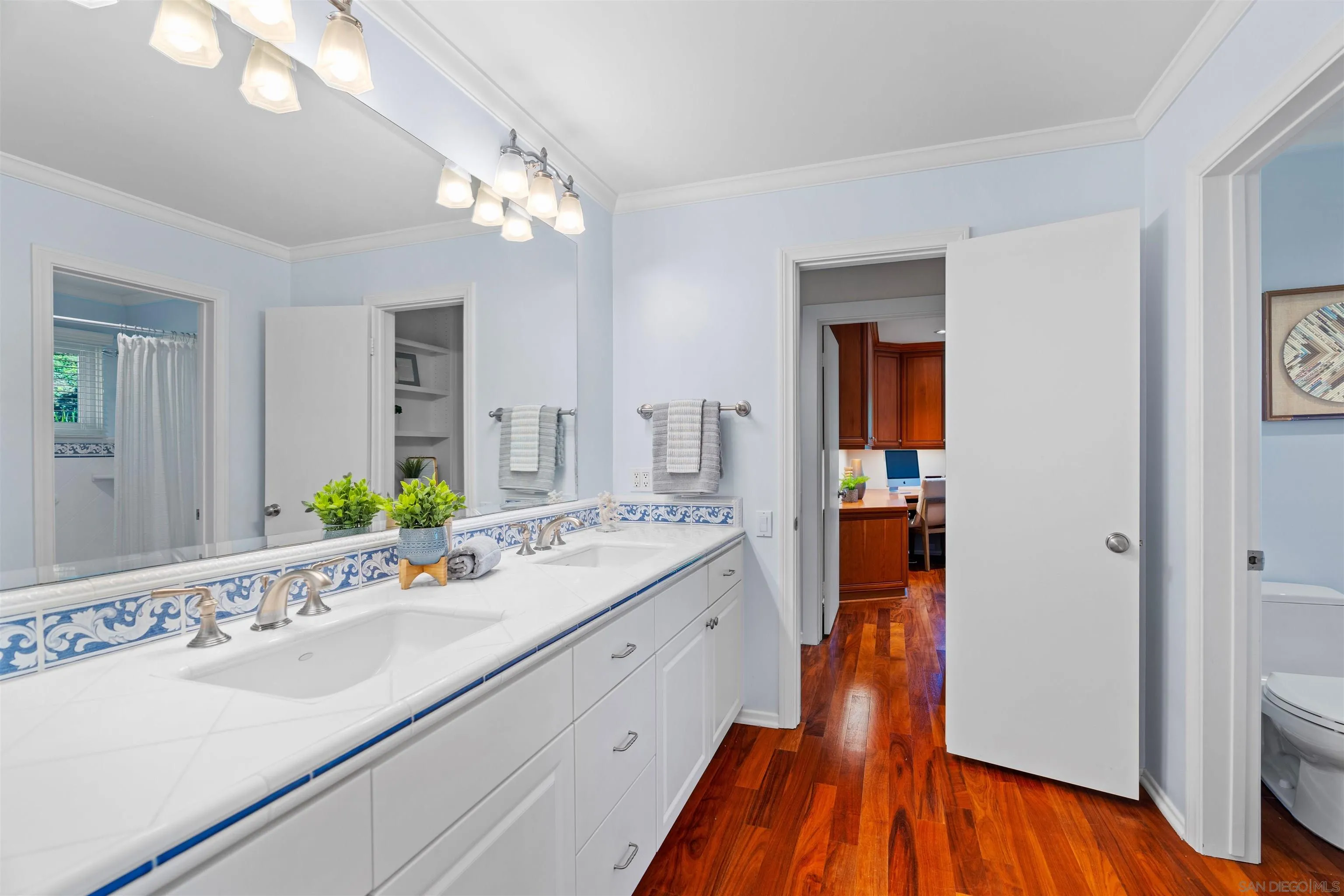 16032 Puerta Del Sol