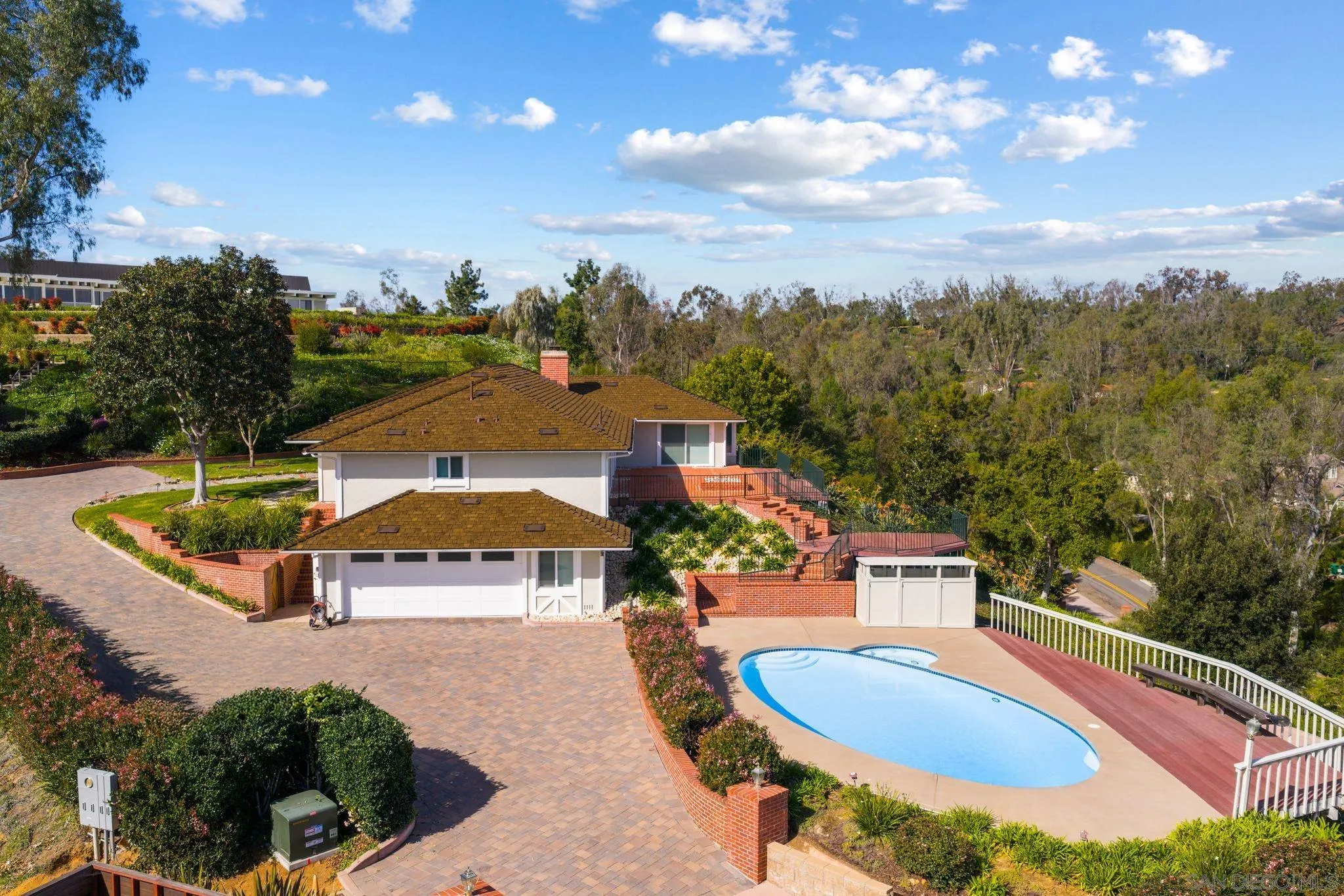 16032 Puerta Del Sol