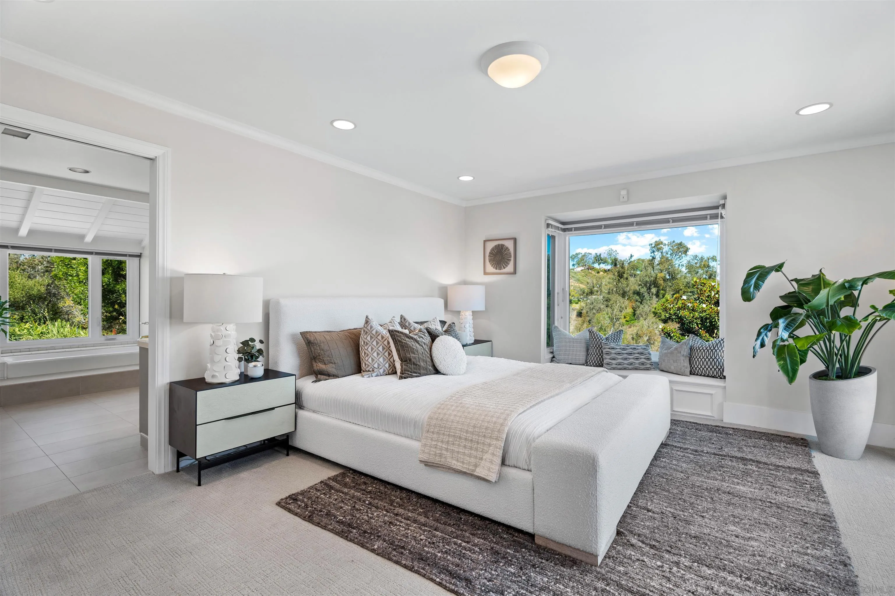 16032 Puerta Del Sol