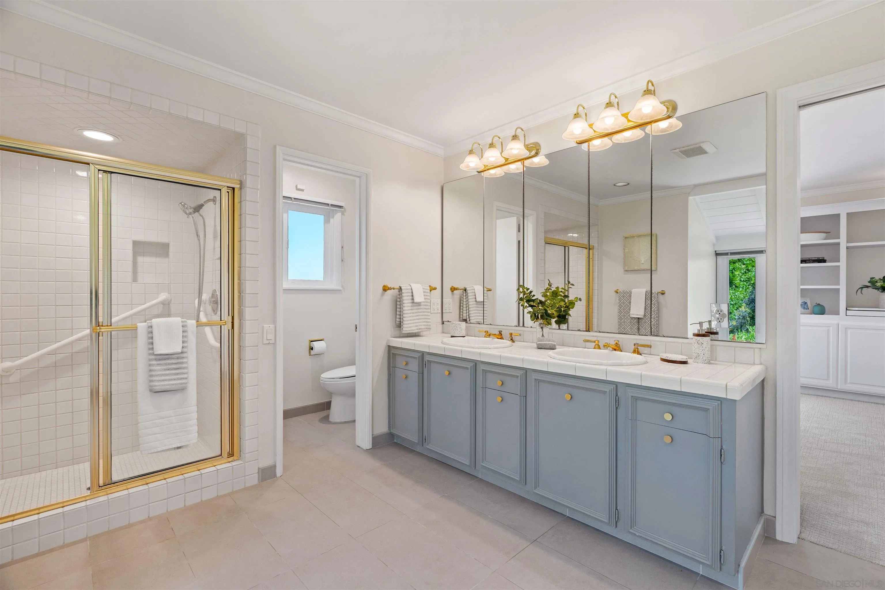 16032 Puerta Del Sol