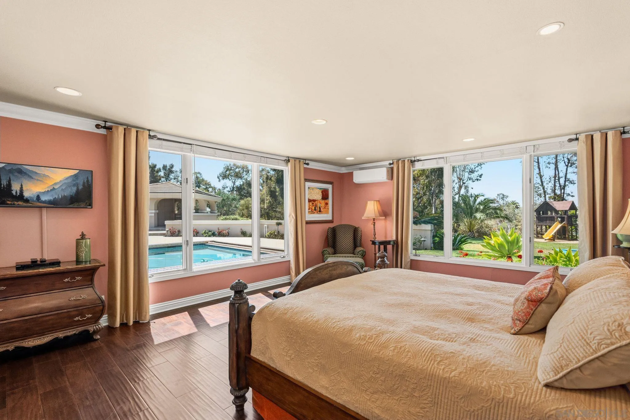 5860 Calle Camposeco