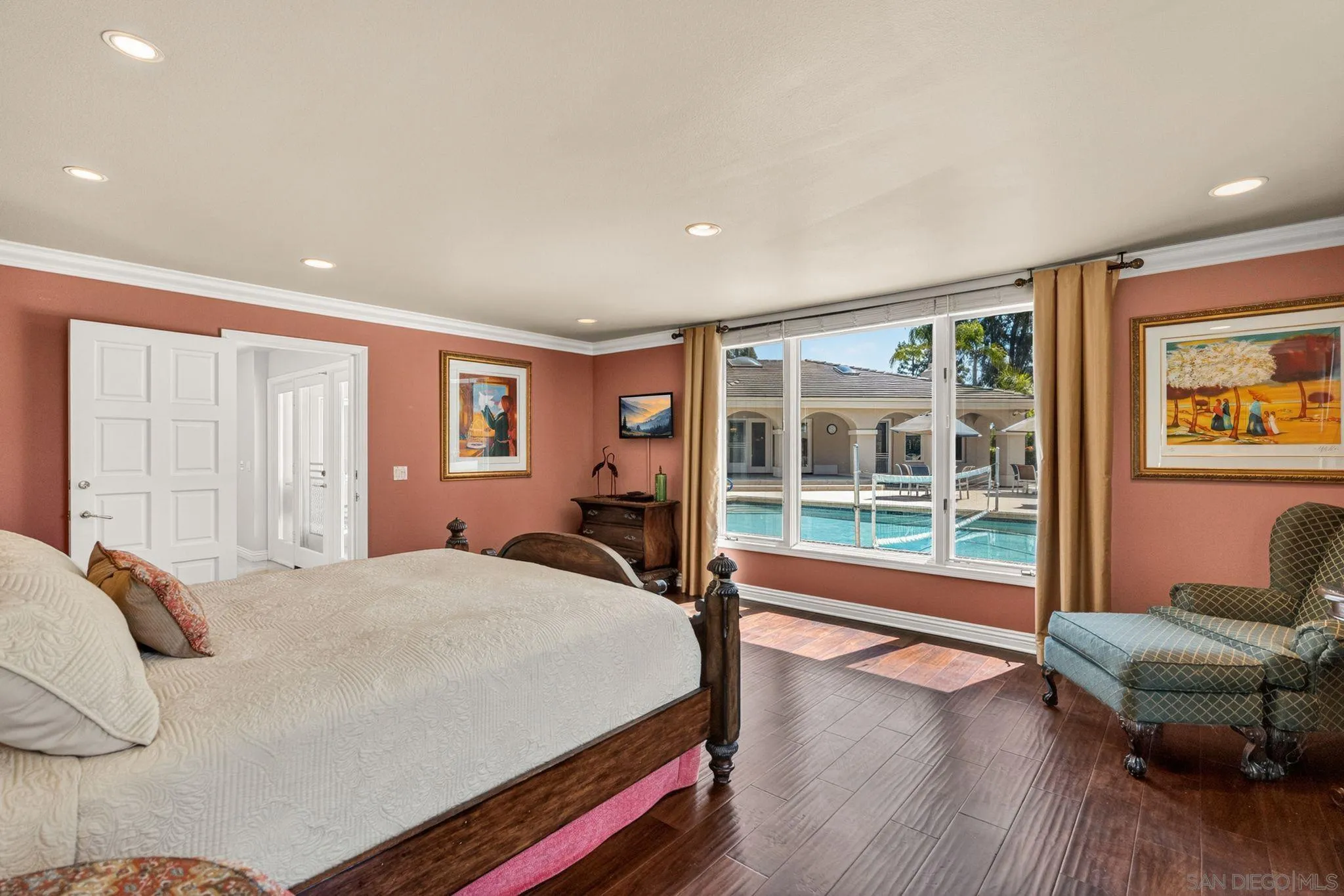 5860 Calle Camposeco