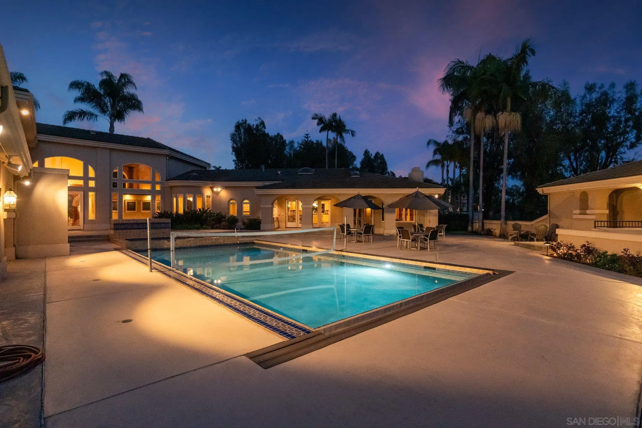 5860 Calle Camposeco