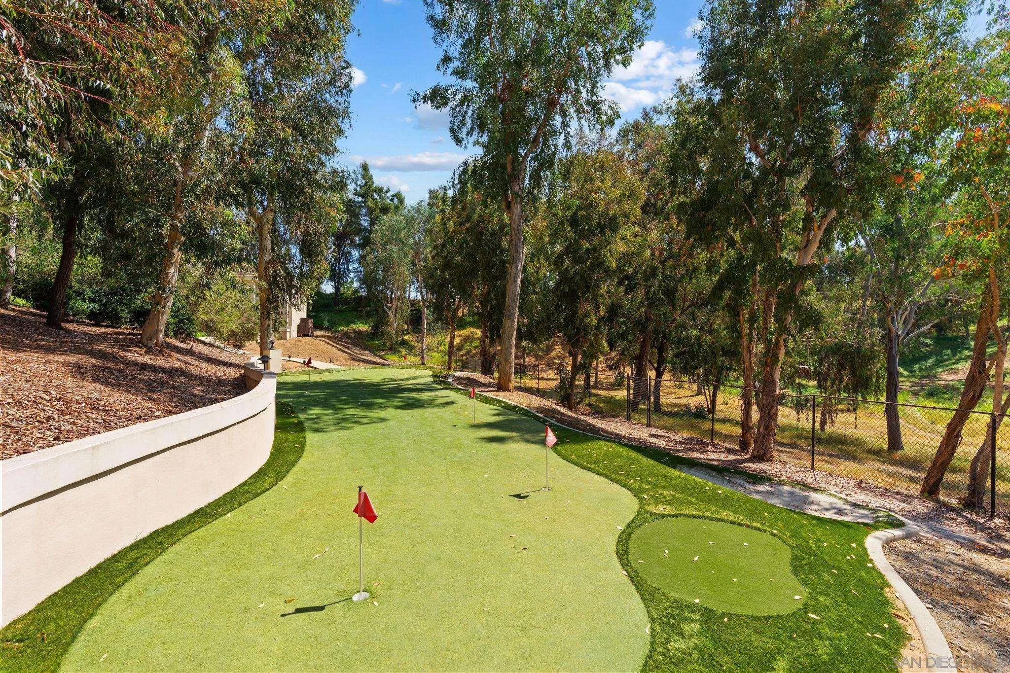 5860 Calle Camposeco