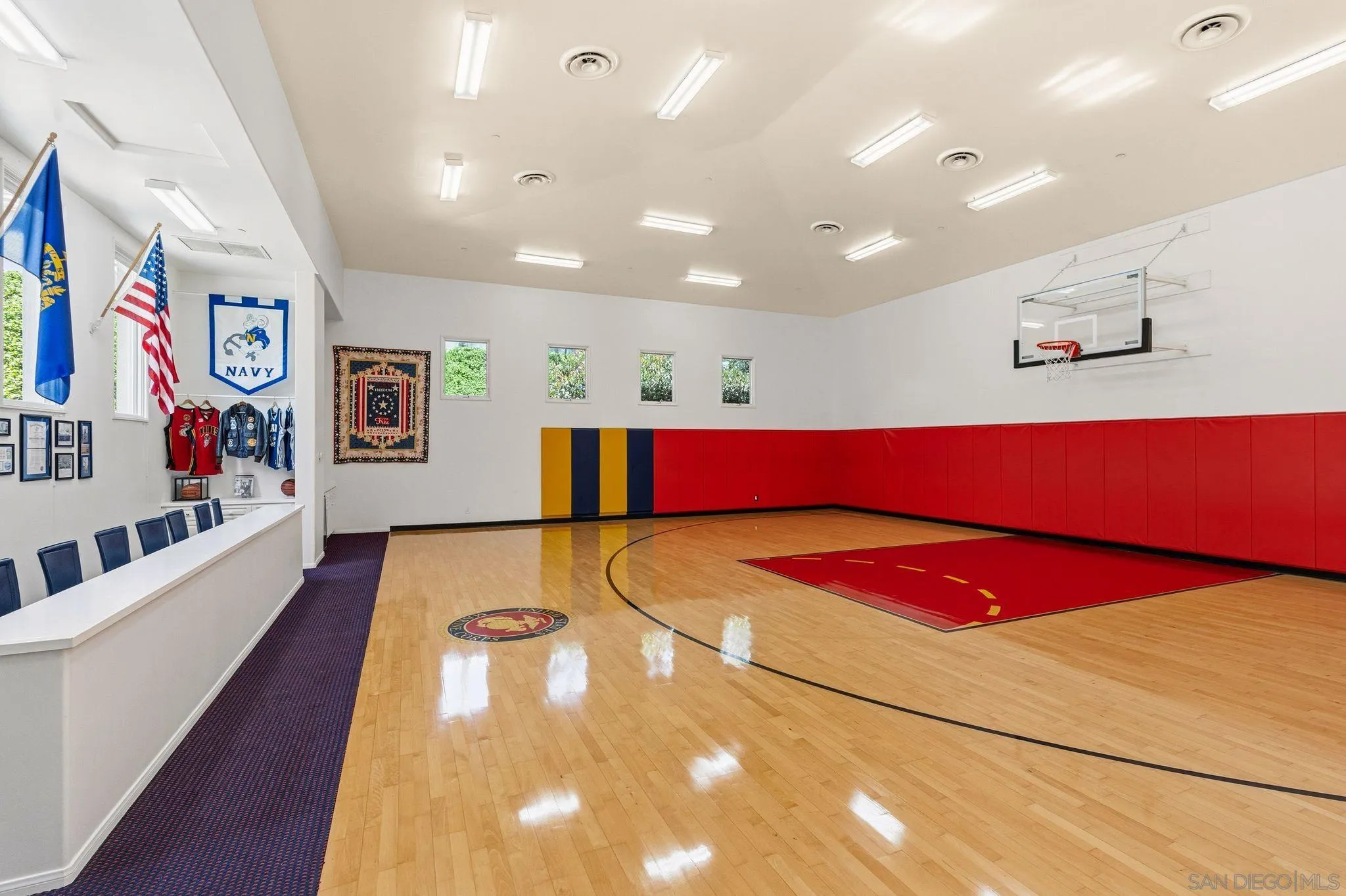 5860 Calle Camposeco