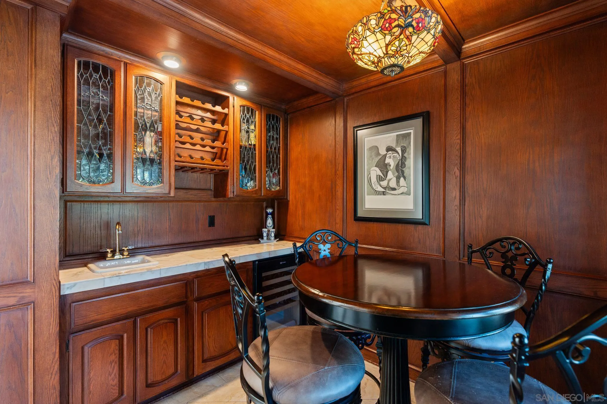 5860 Calle Camposeco