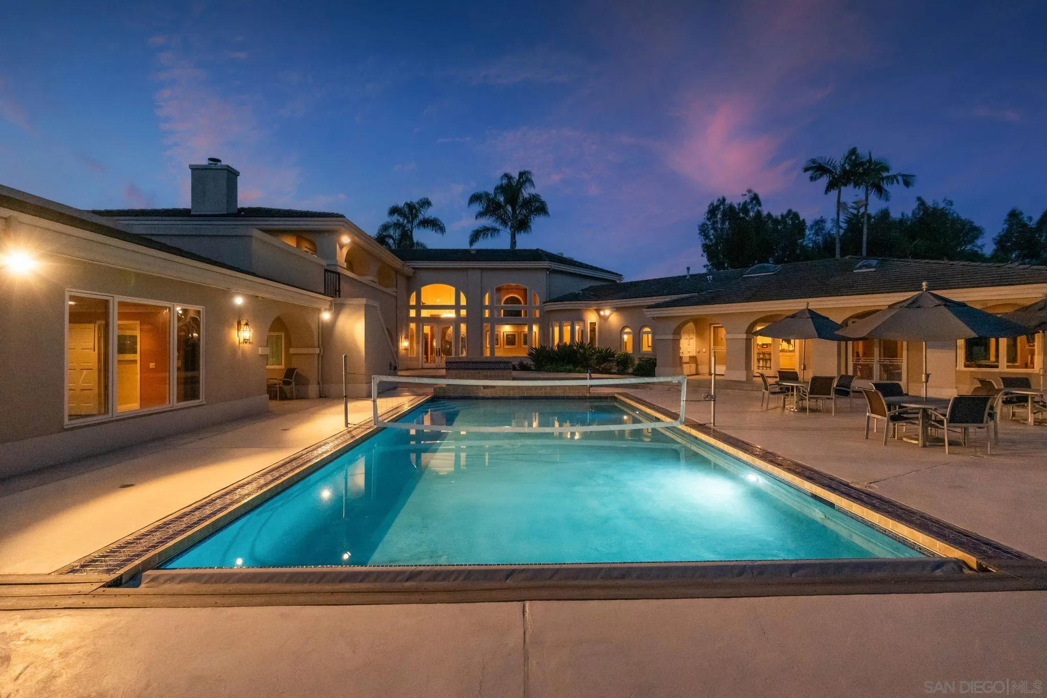 5860 Calle Camposeco