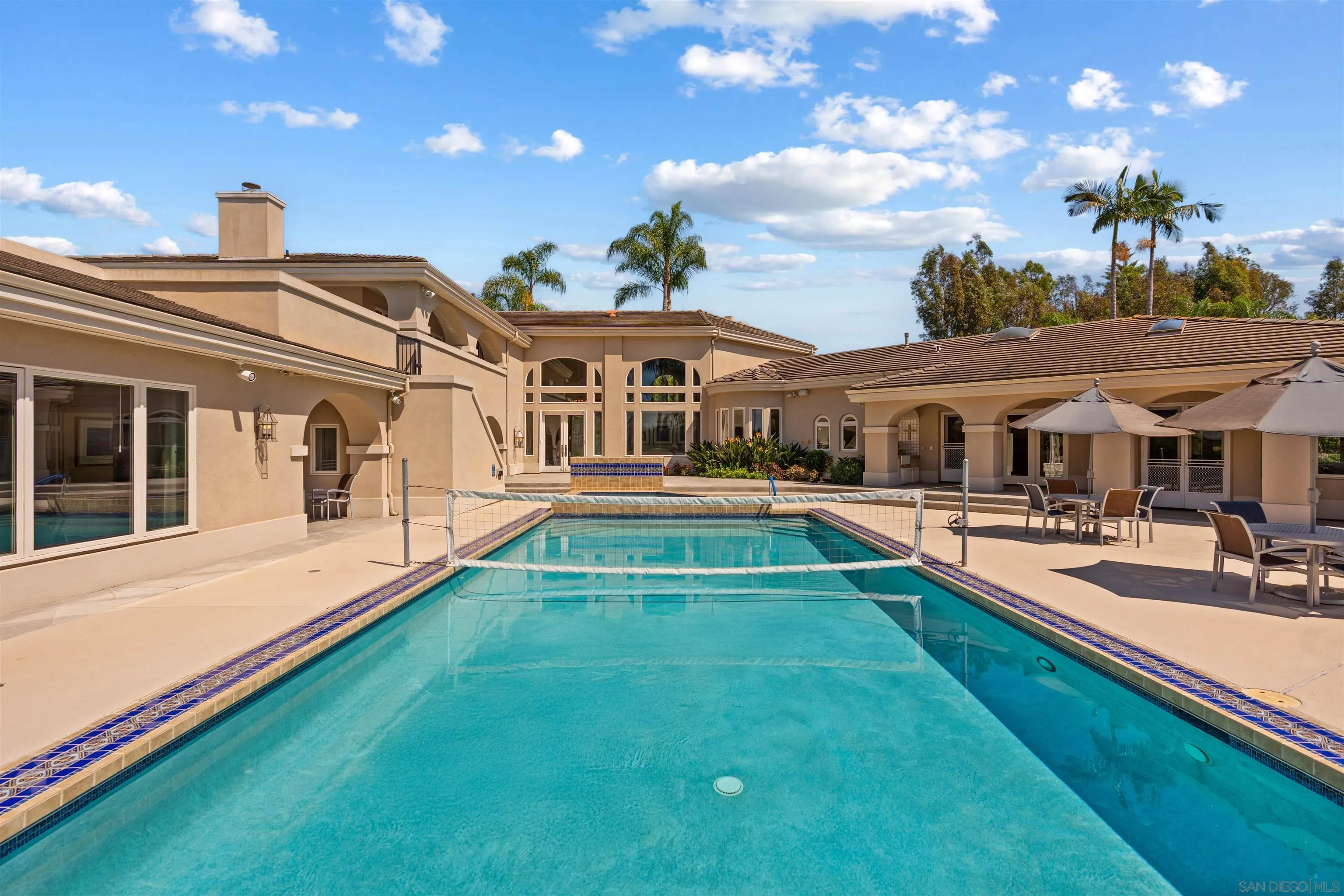 5860 Calle Camposeco