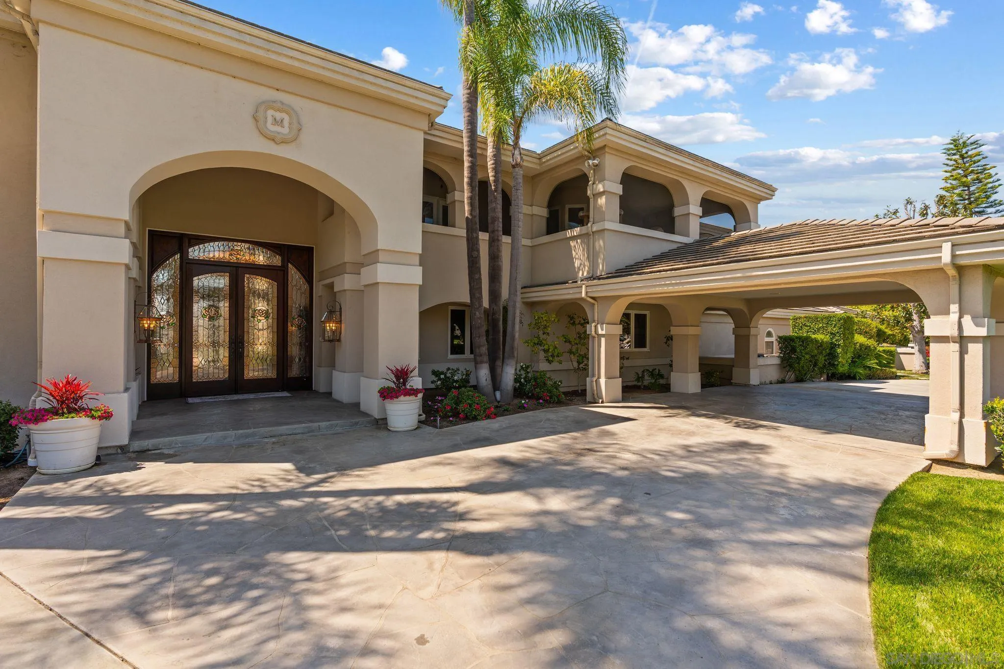 5860 Calle Camposeco