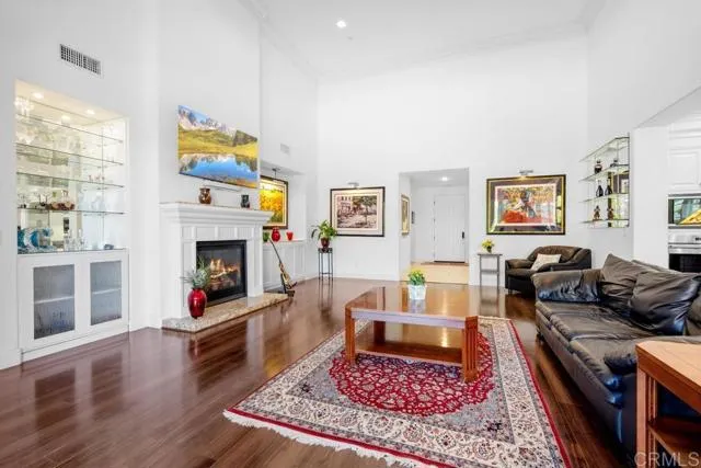 1611 New Crest Court