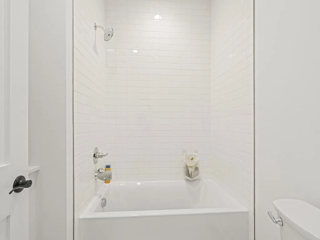 2971 Rue De Latour