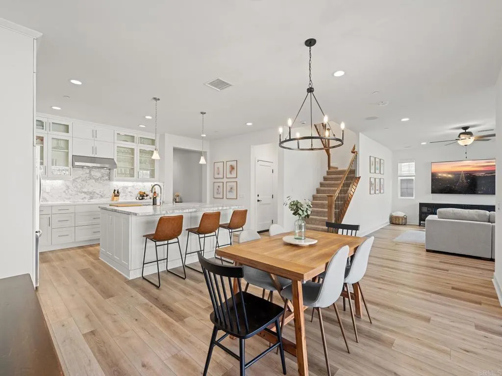 2971 Rue De Latour