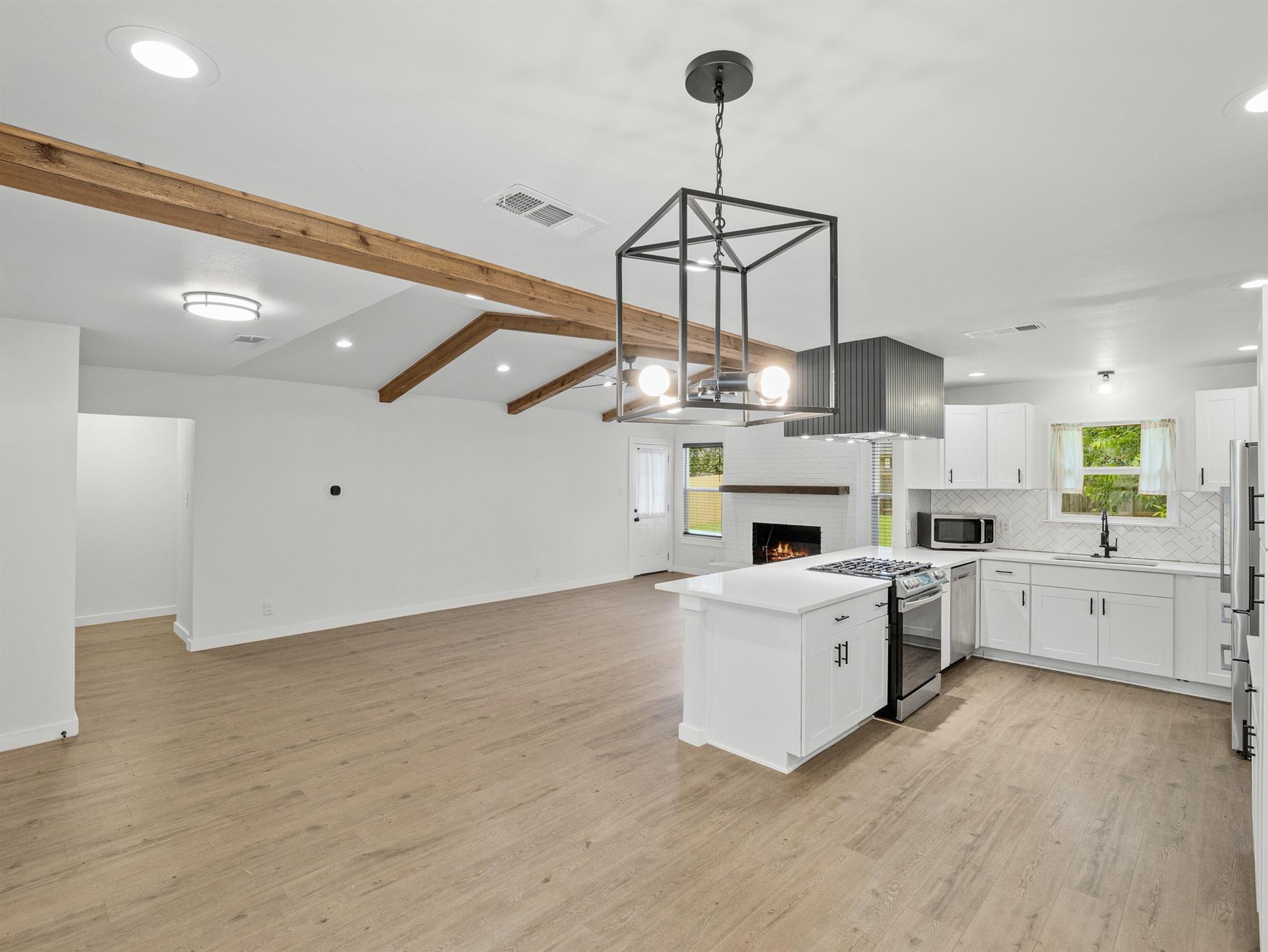 9204 Collinfield DR