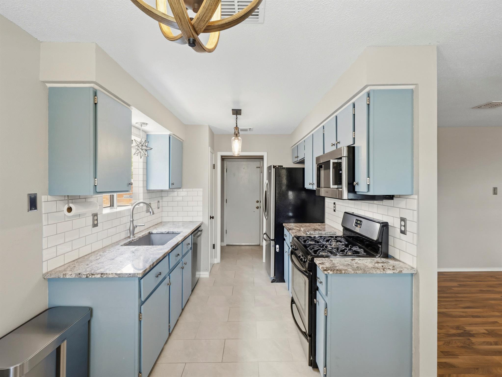 11214 Prairie Dove CIR