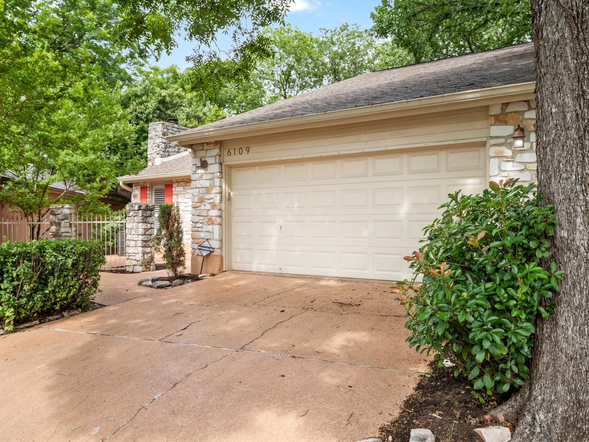 6109 Grass HOLW