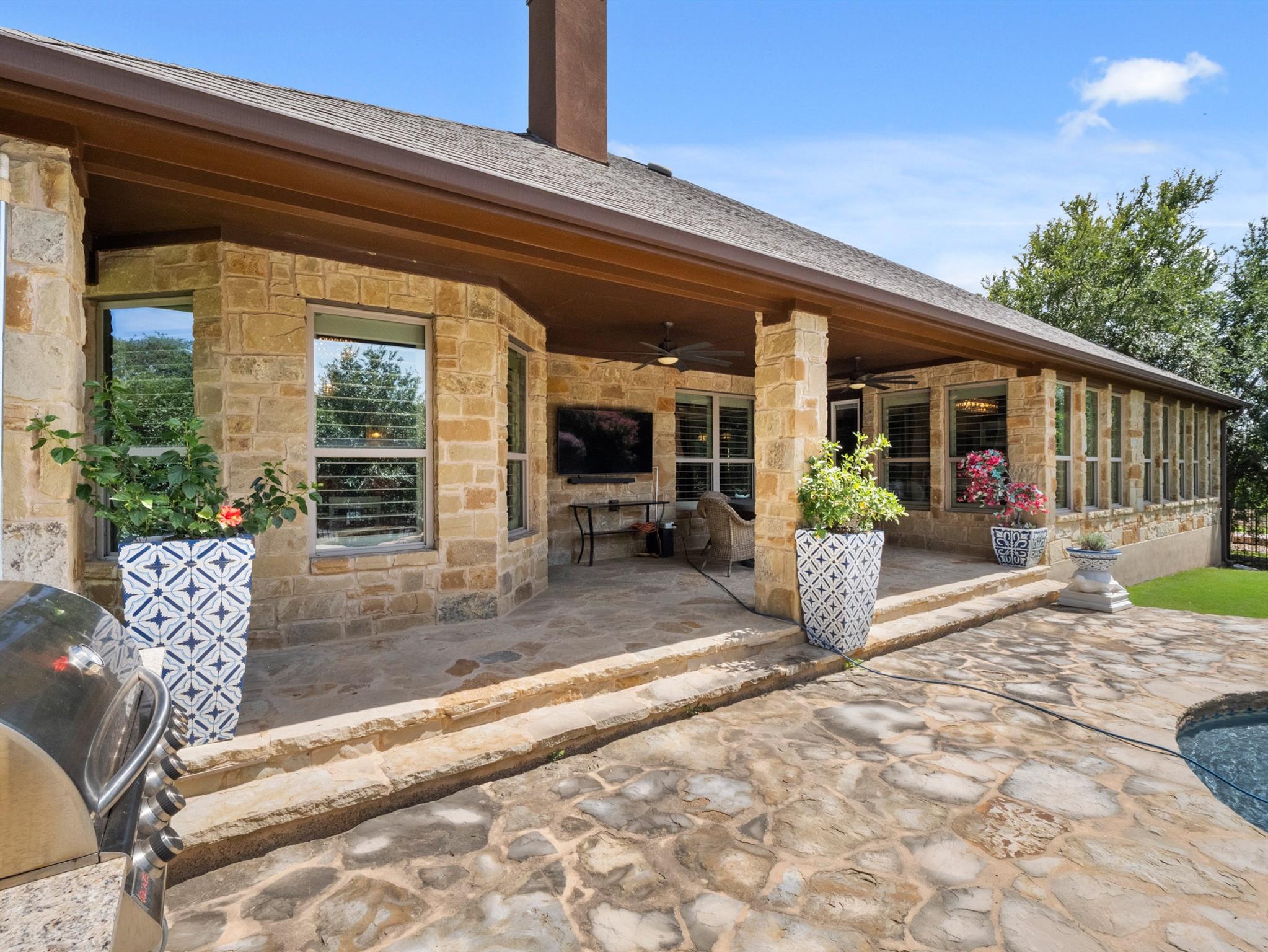 390 Hawthorne LOOP