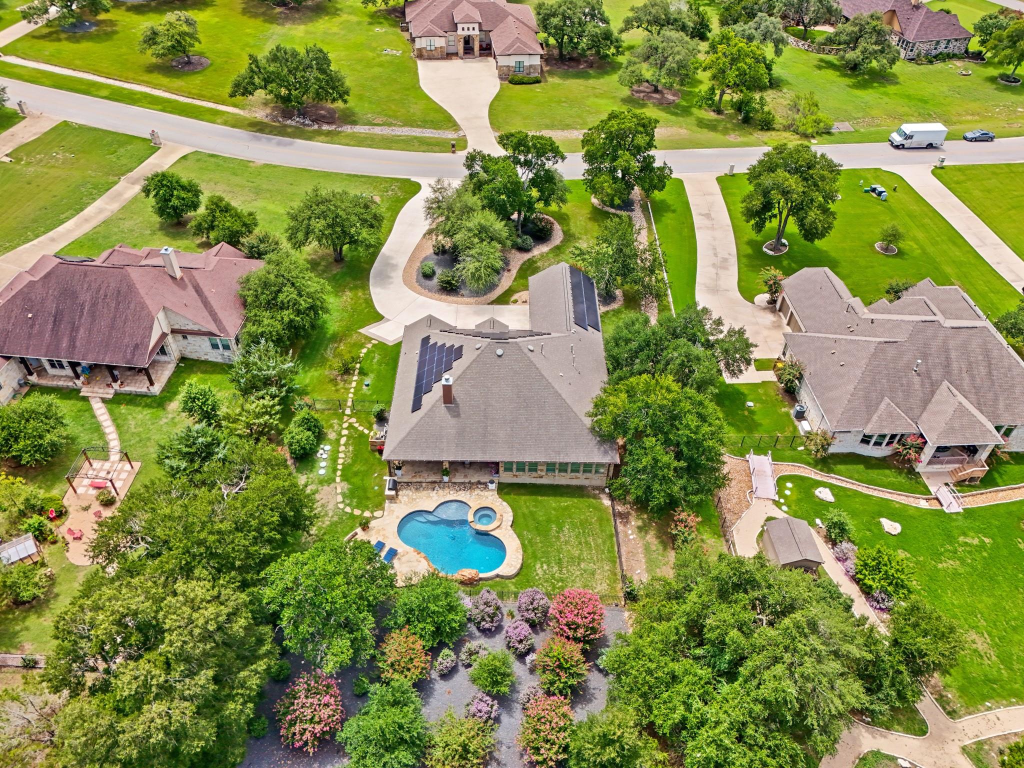 390 Hawthorne LOOP