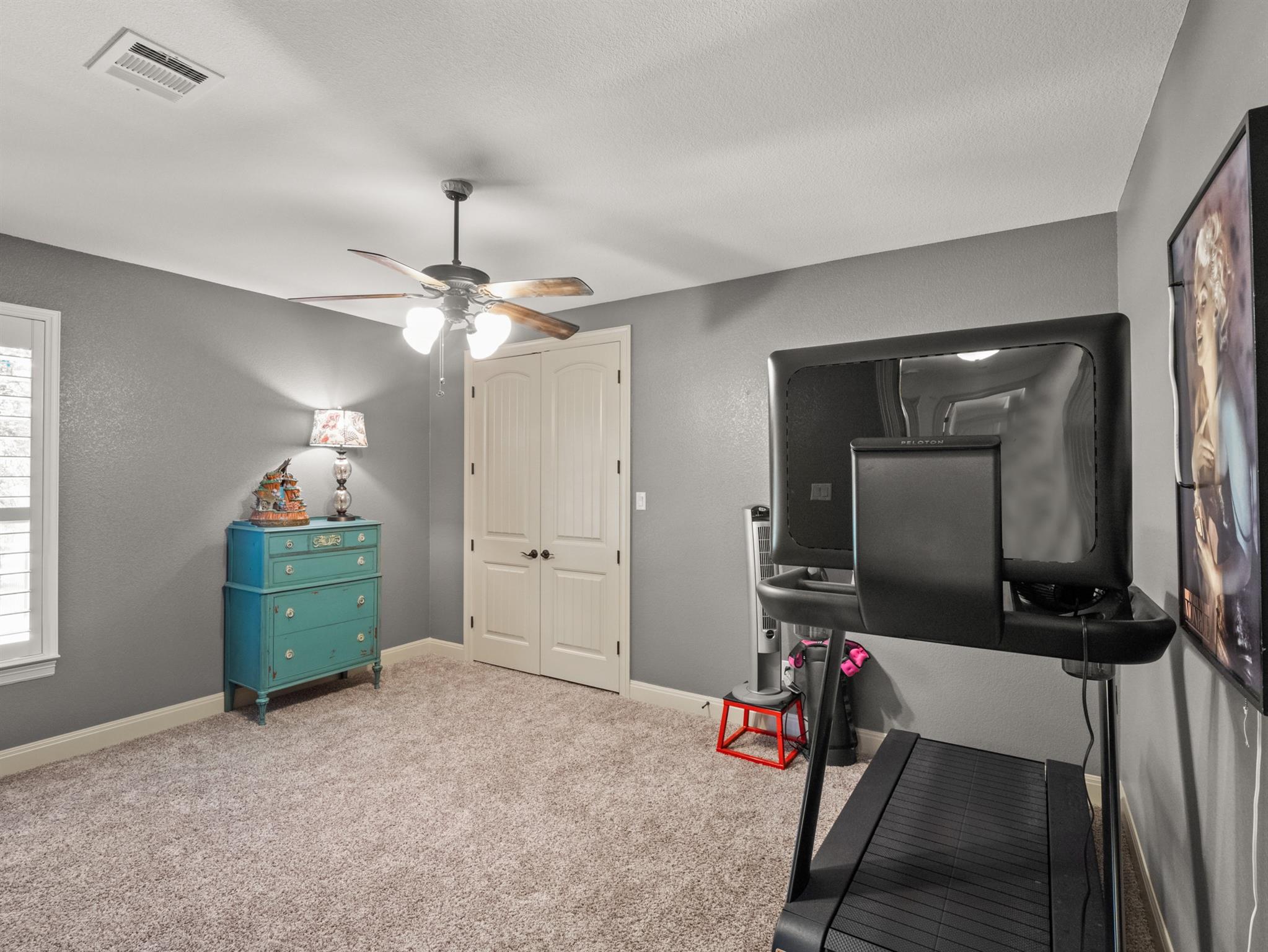 390 Hawthorne LOOP