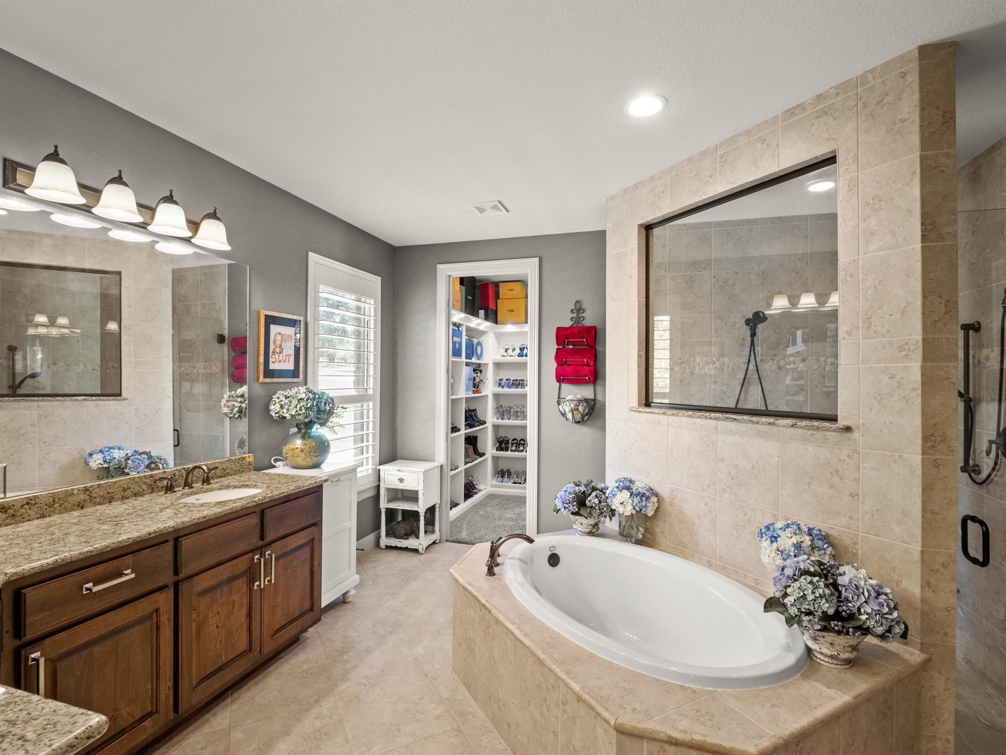 390 Hawthorne LOOP