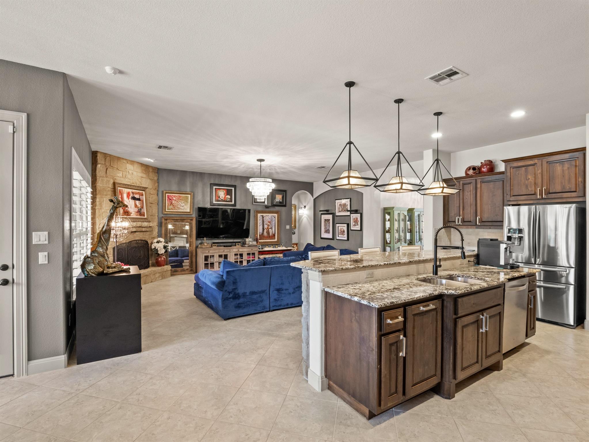 390 Hawthorne LOOP