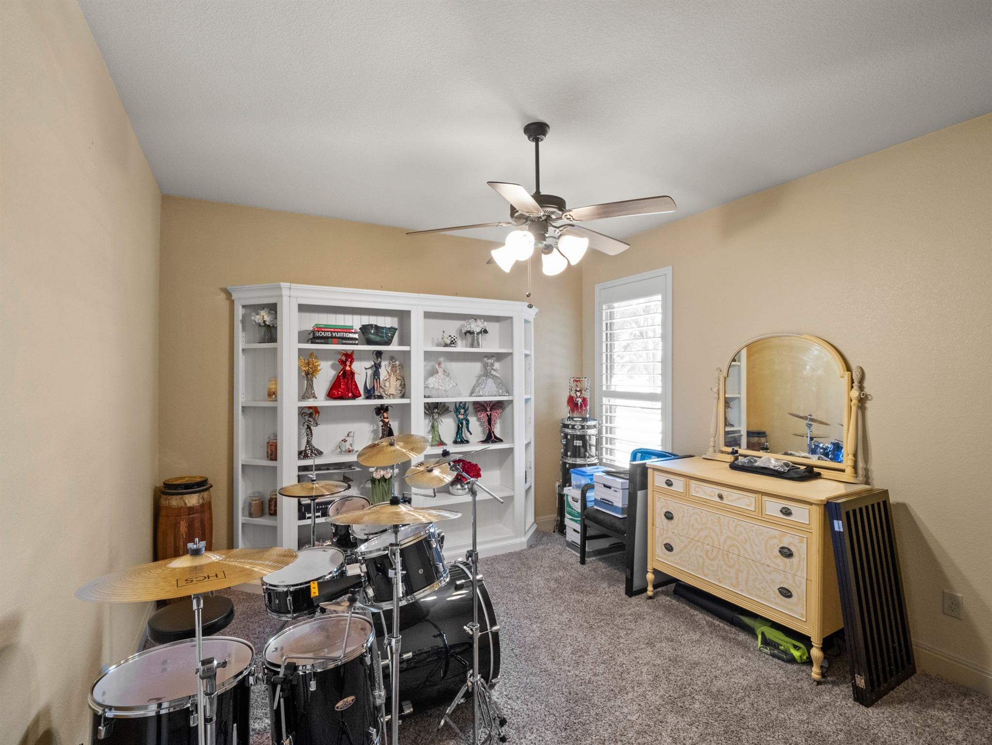 390 Hawthorne LOOP