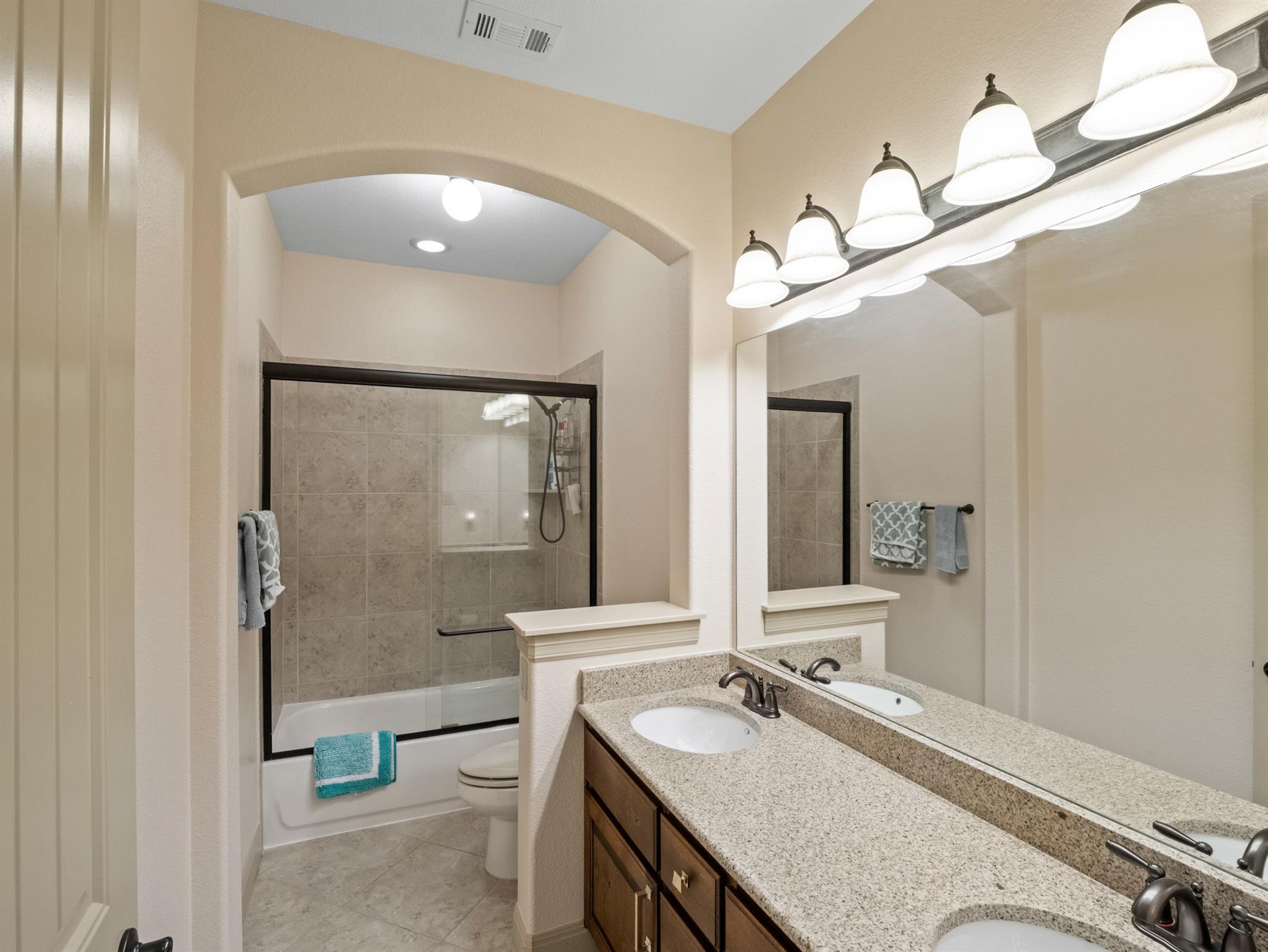 390 Hawthorne LOOP