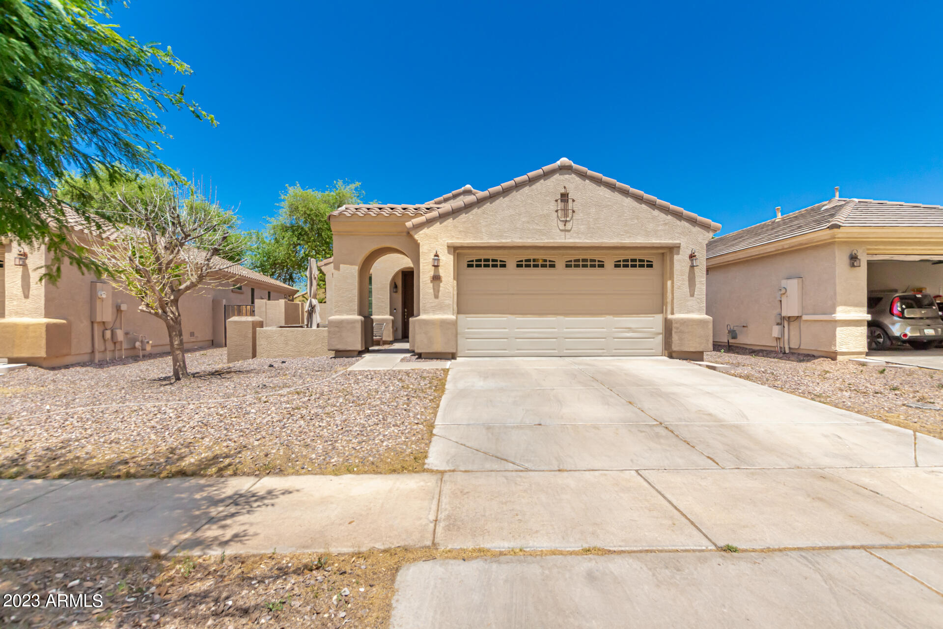 4514 E TRIGGER Way