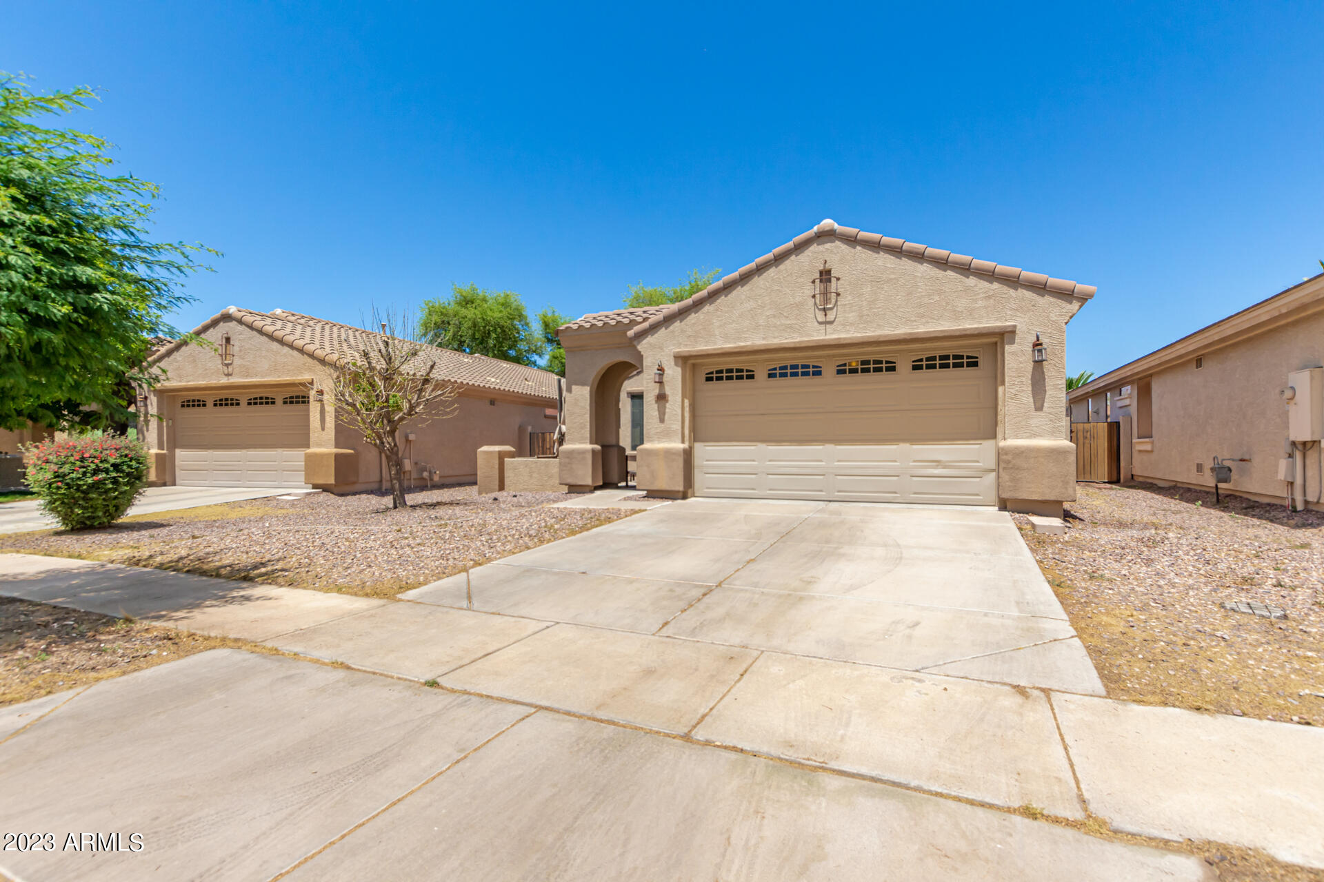 4514 E TRIGGER Way