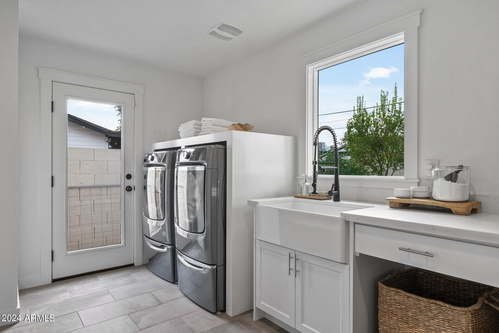 3834 N 35TH Place