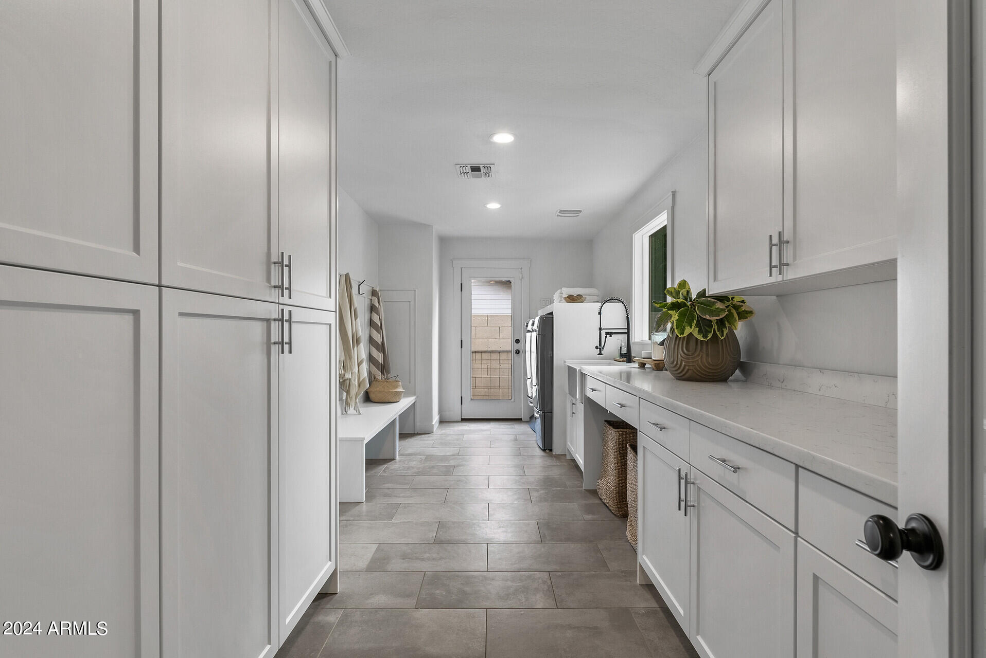 3834 N 35TH Place