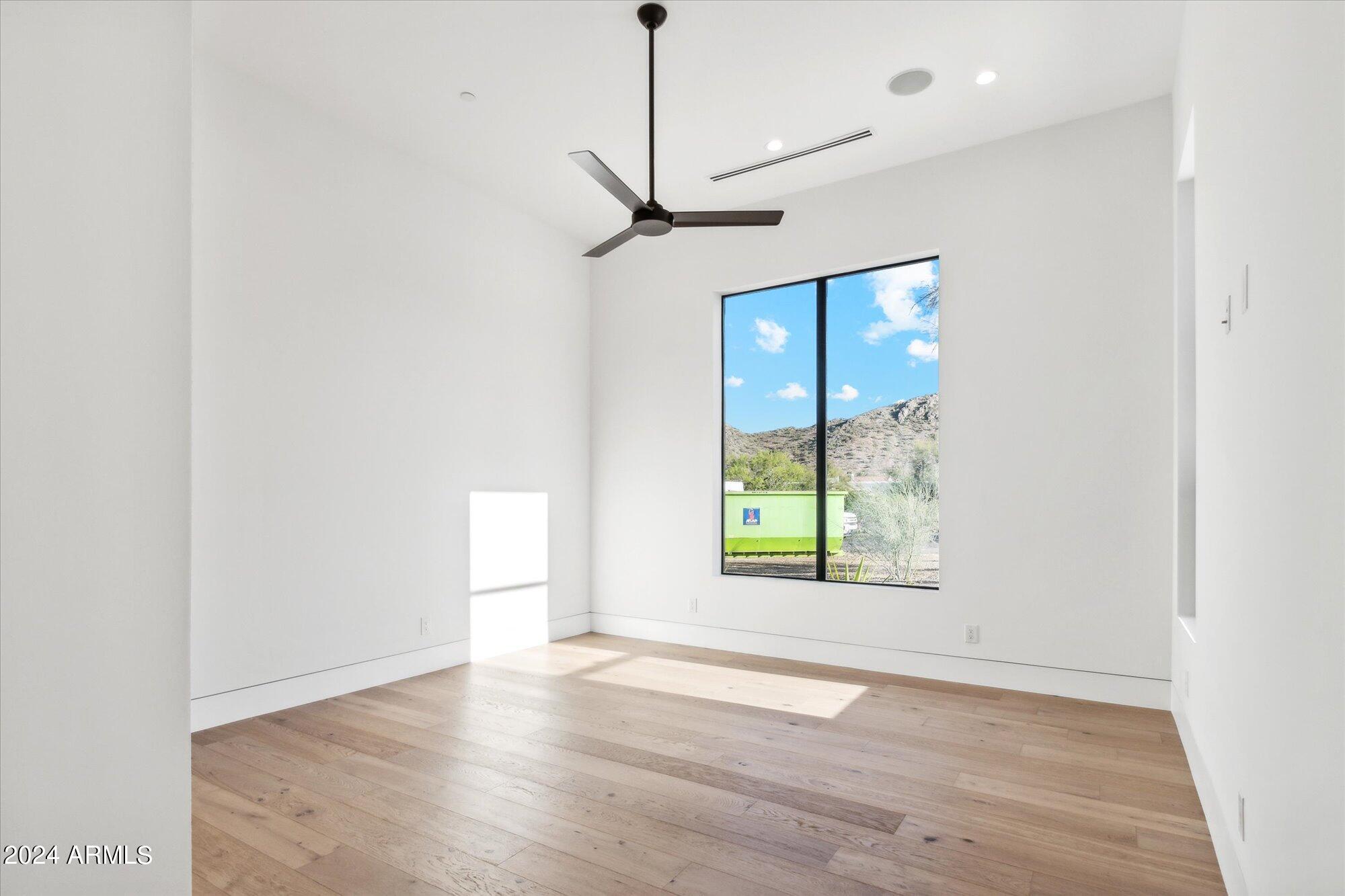 4116 E Mountain View Road