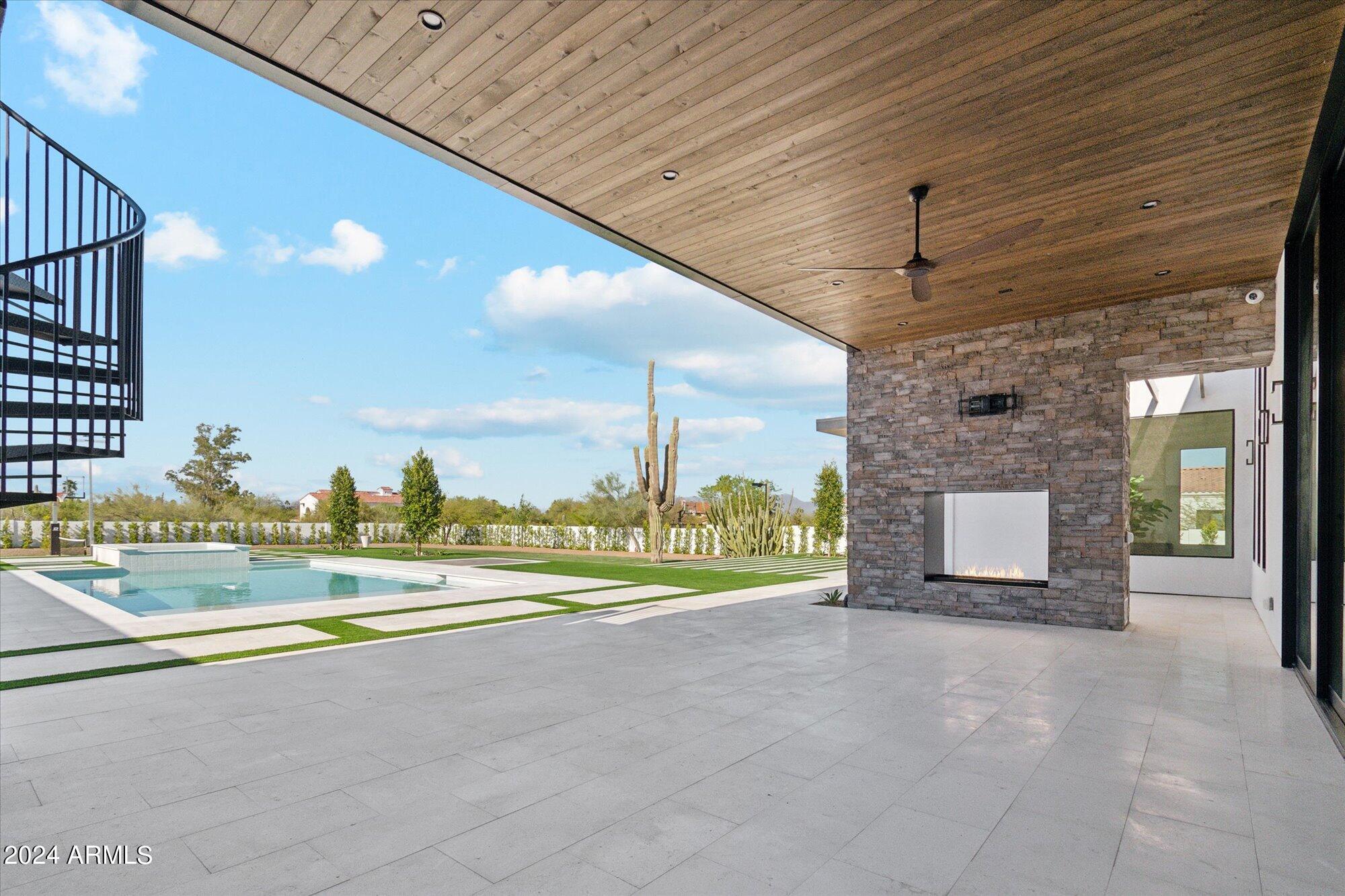 4116 E Mountain View Road