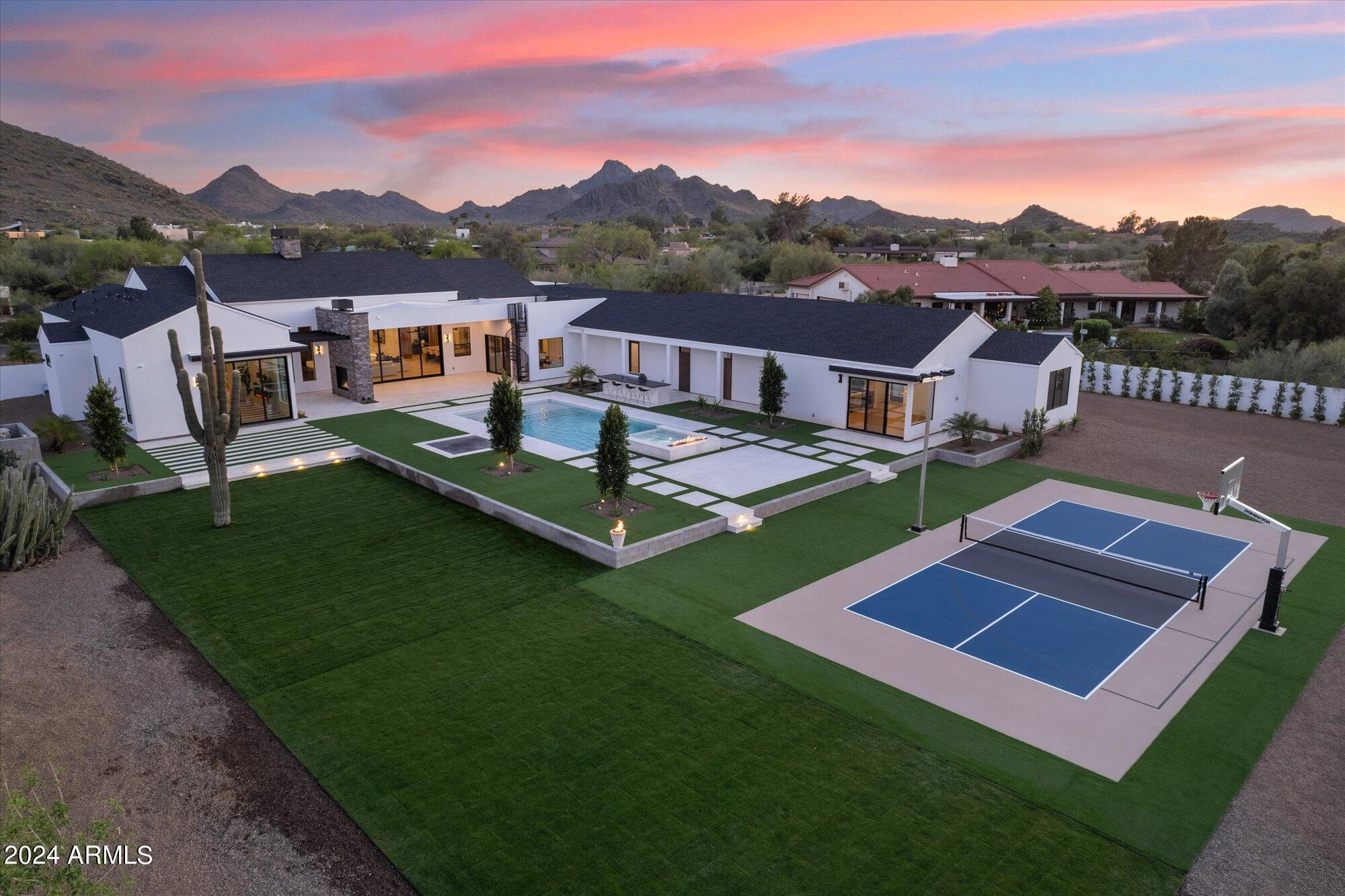 4116 E Mountain View Road