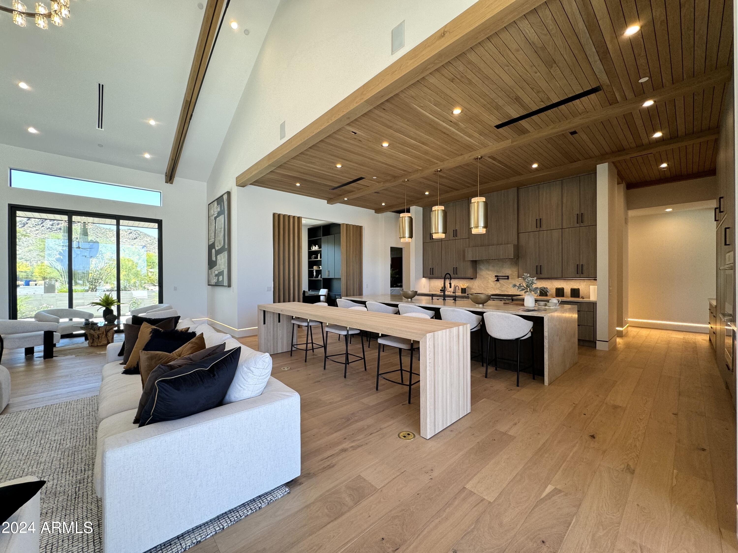 4116 E Mountain View Road