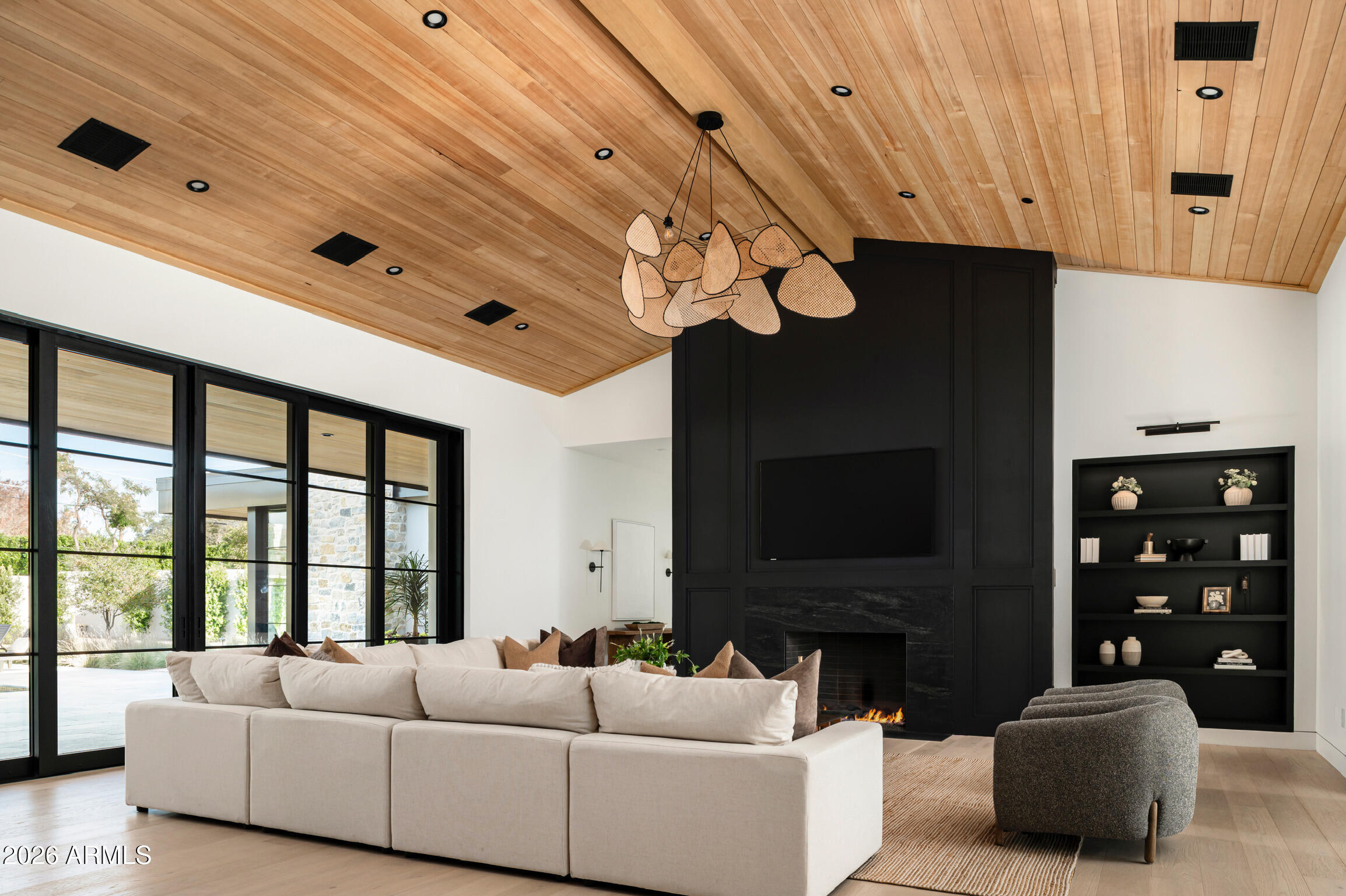 4864 E LAFAYETTE Boulevard