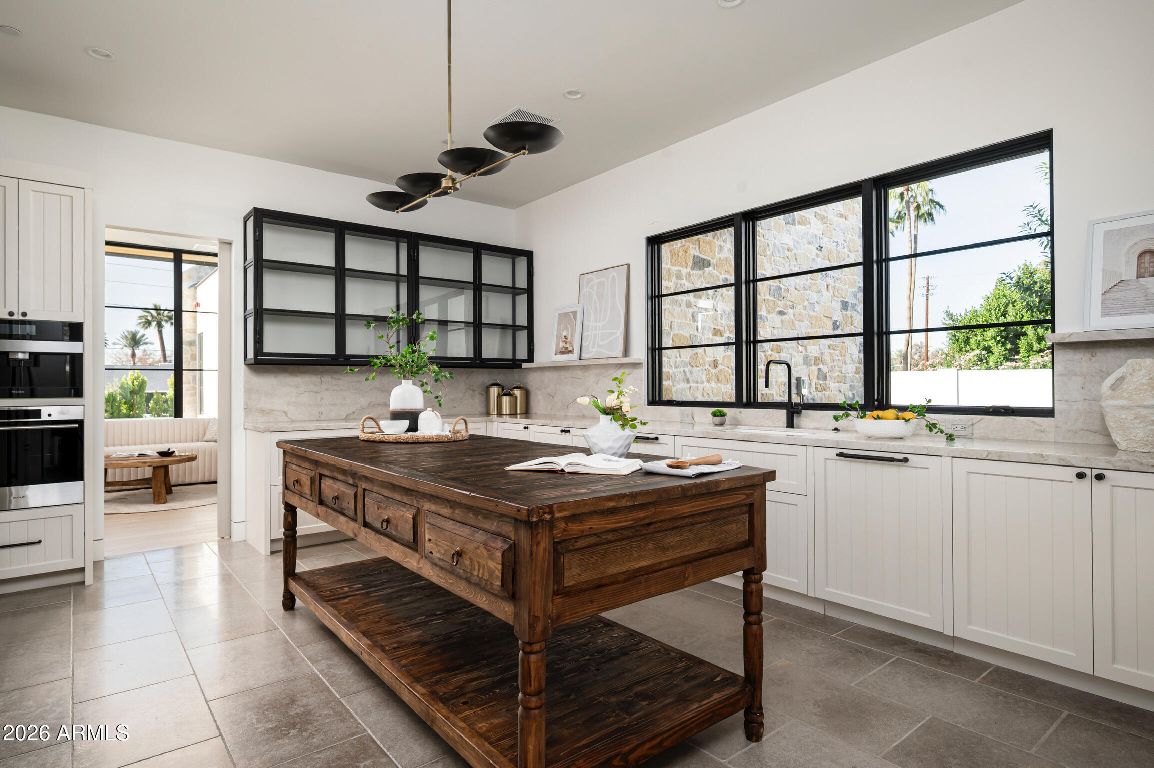 4864 E LAFAYETTE Boulevard