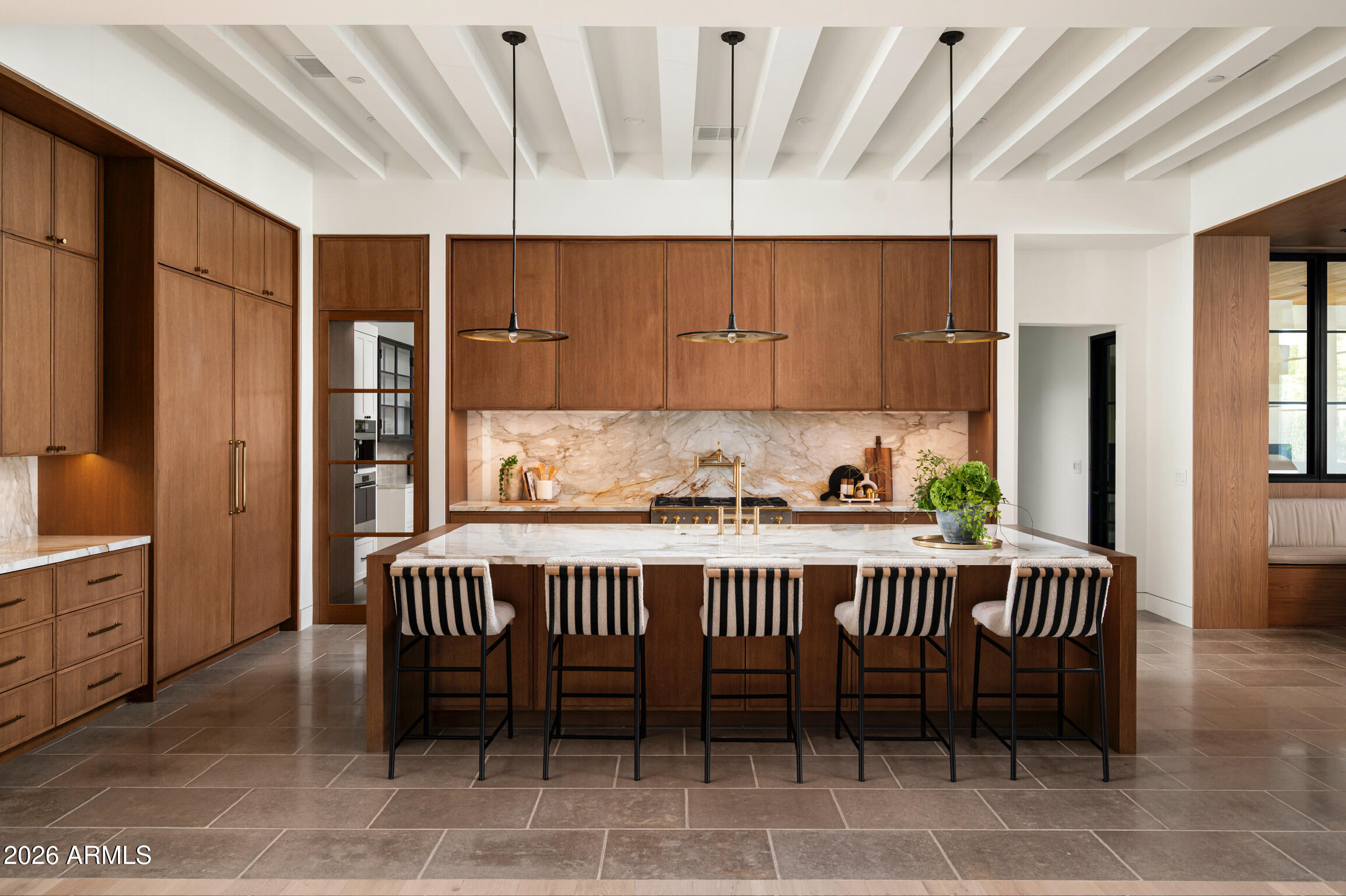 4864 E LAFAYETTE Boulevard