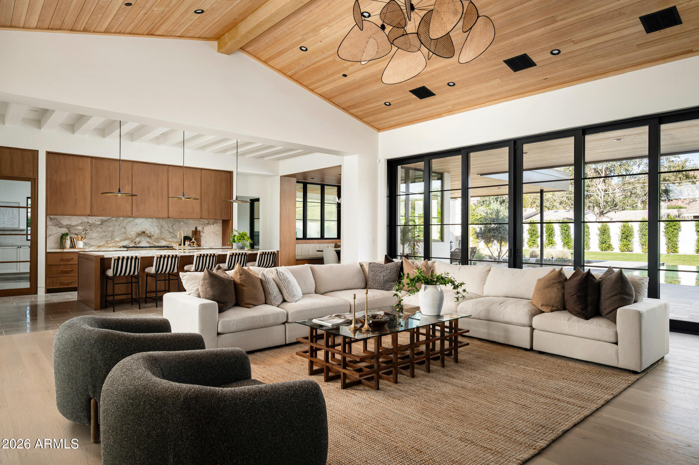 4864 E LAFAYETTE Boulevard