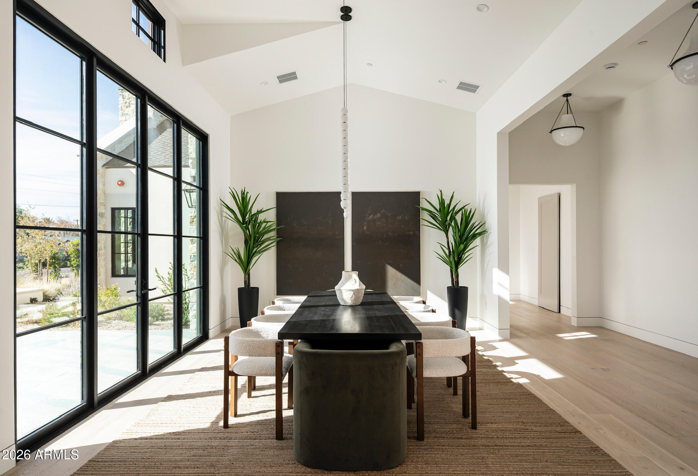 4864 E LAFAYETTE Boulevard