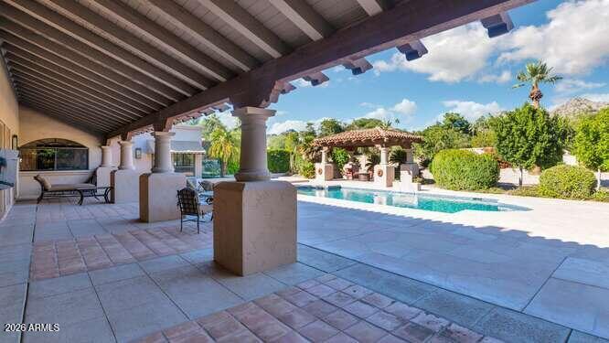 4214 E Claremont Avenue