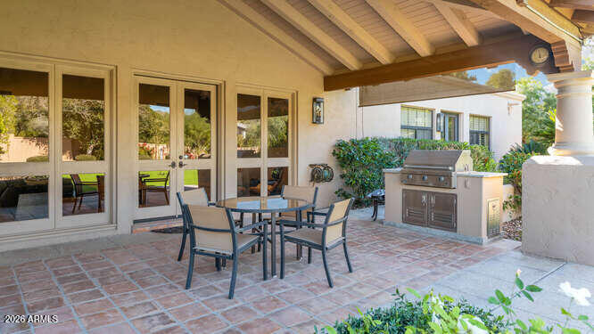 4214 E Claremont Avenue