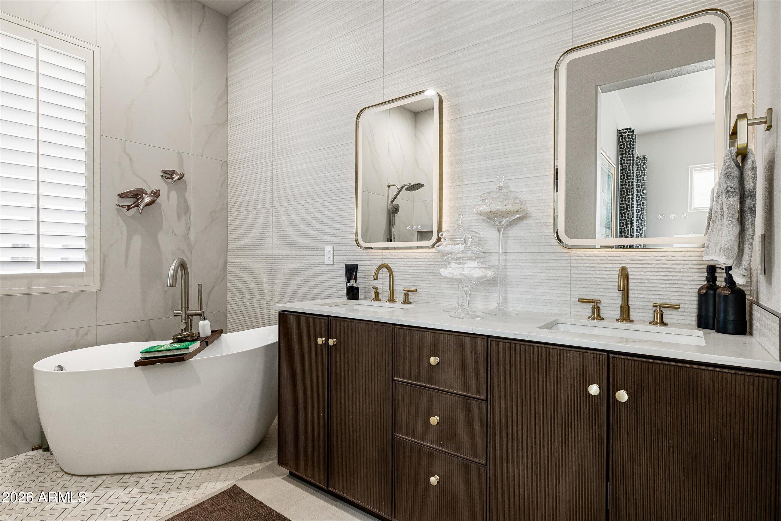 7400 E GAINEY CLUB Drive 208