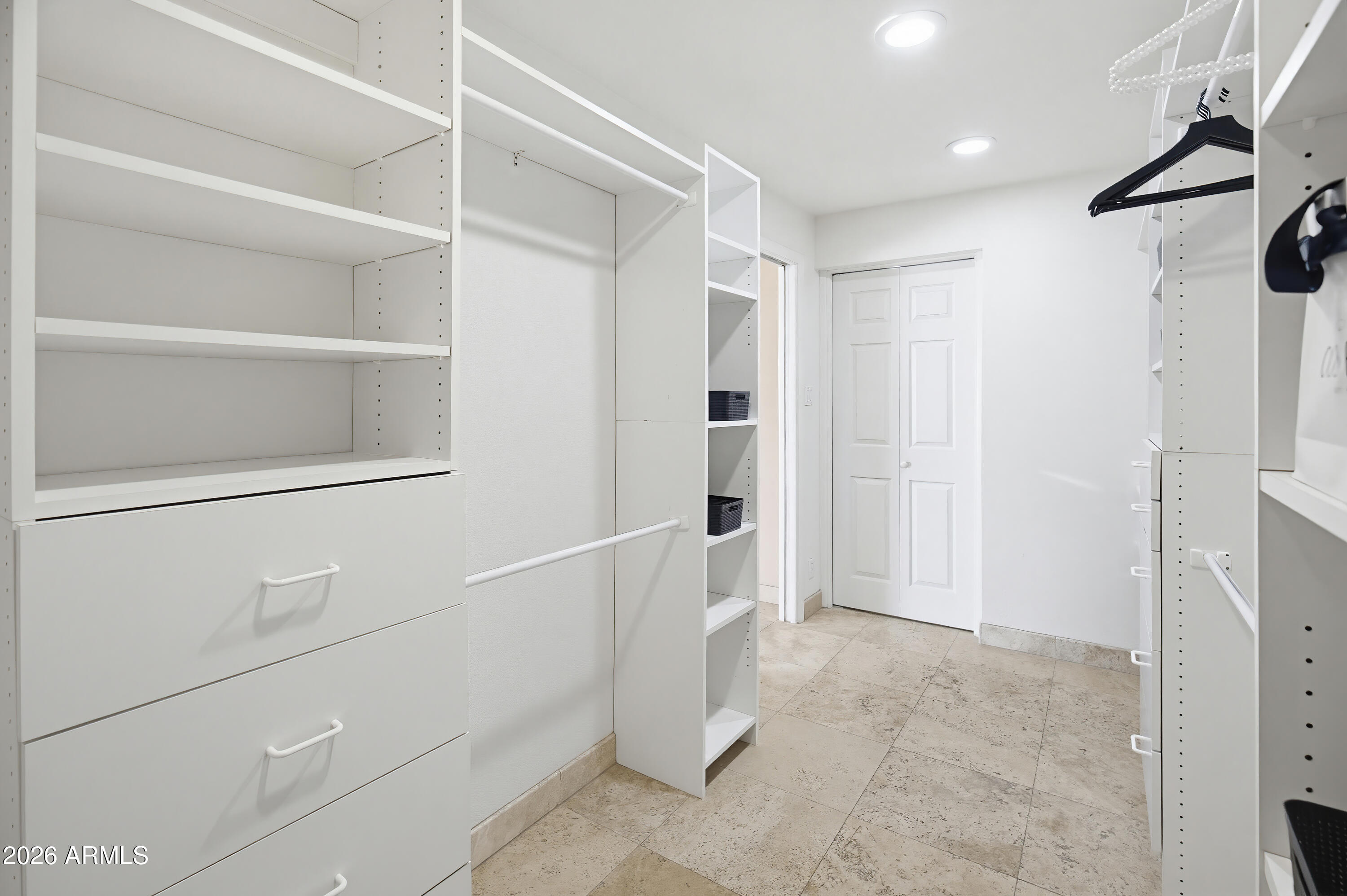 6521 E SWEETWATER Avenue