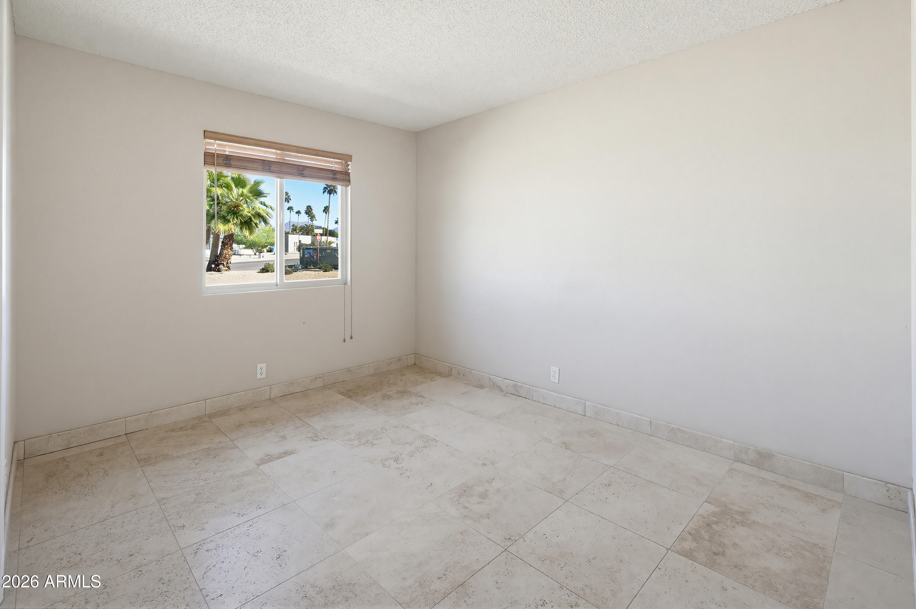 6521 E SWEETWATER Avenue