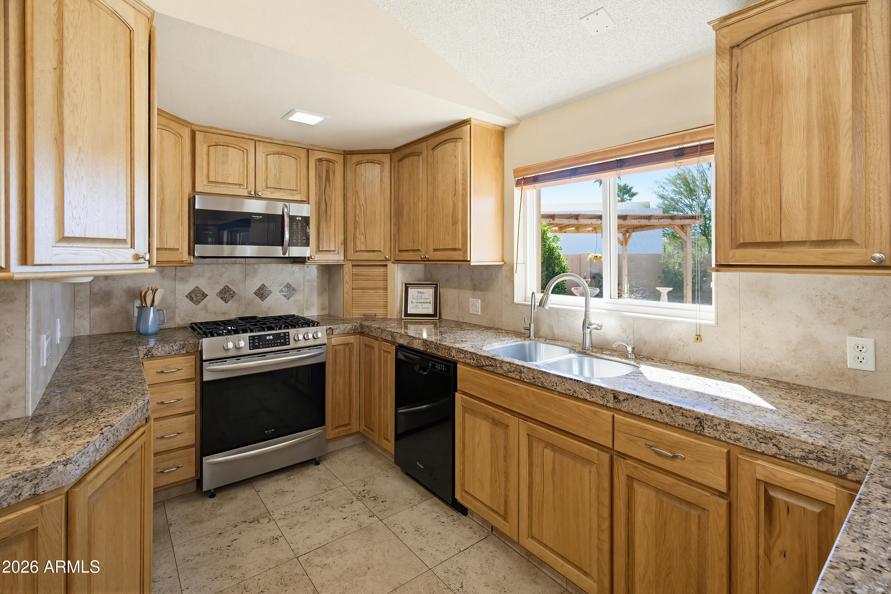 6521 E SWEETWATER Avenue