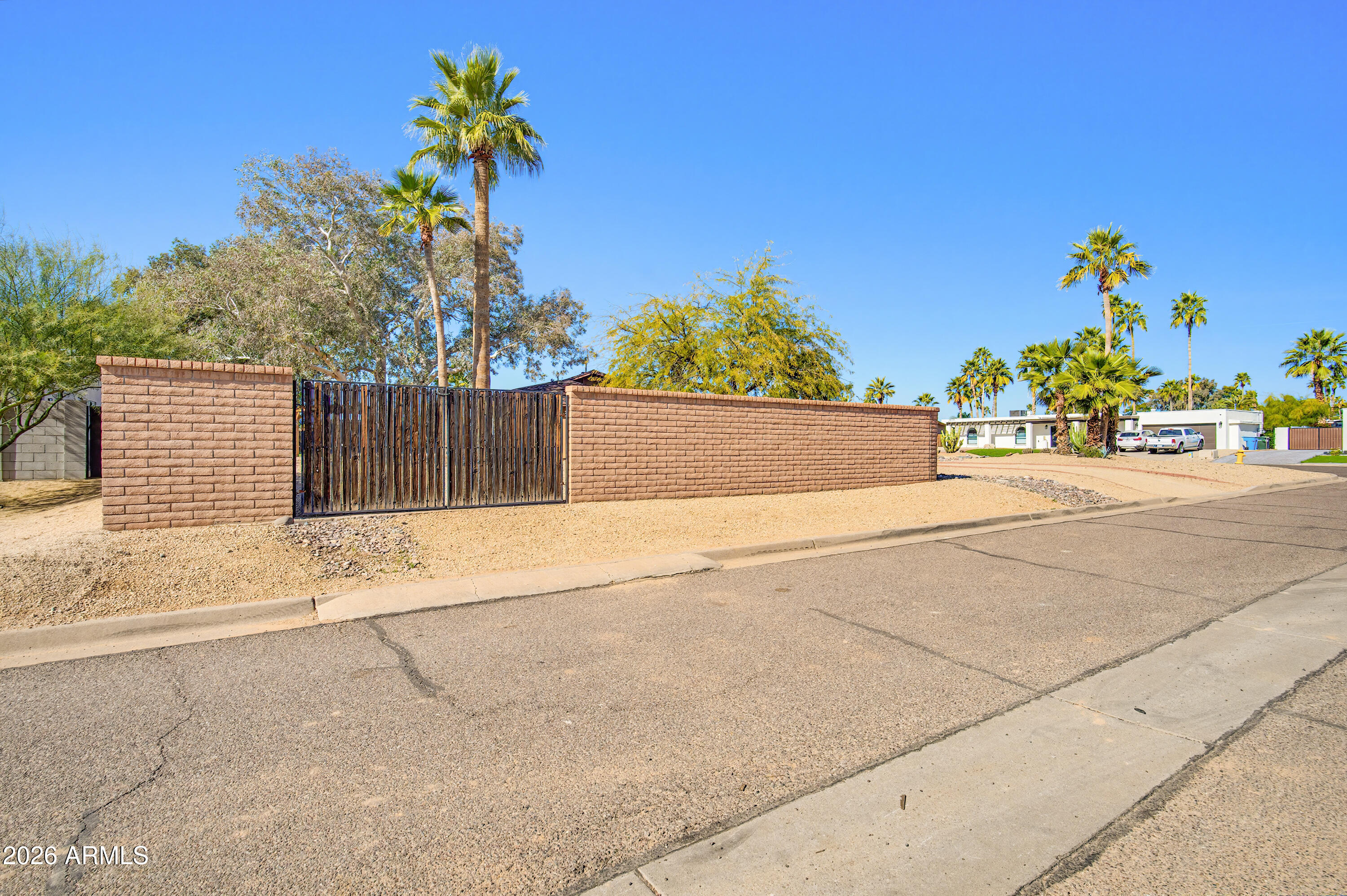 6521 E SWEETWATER Avenue