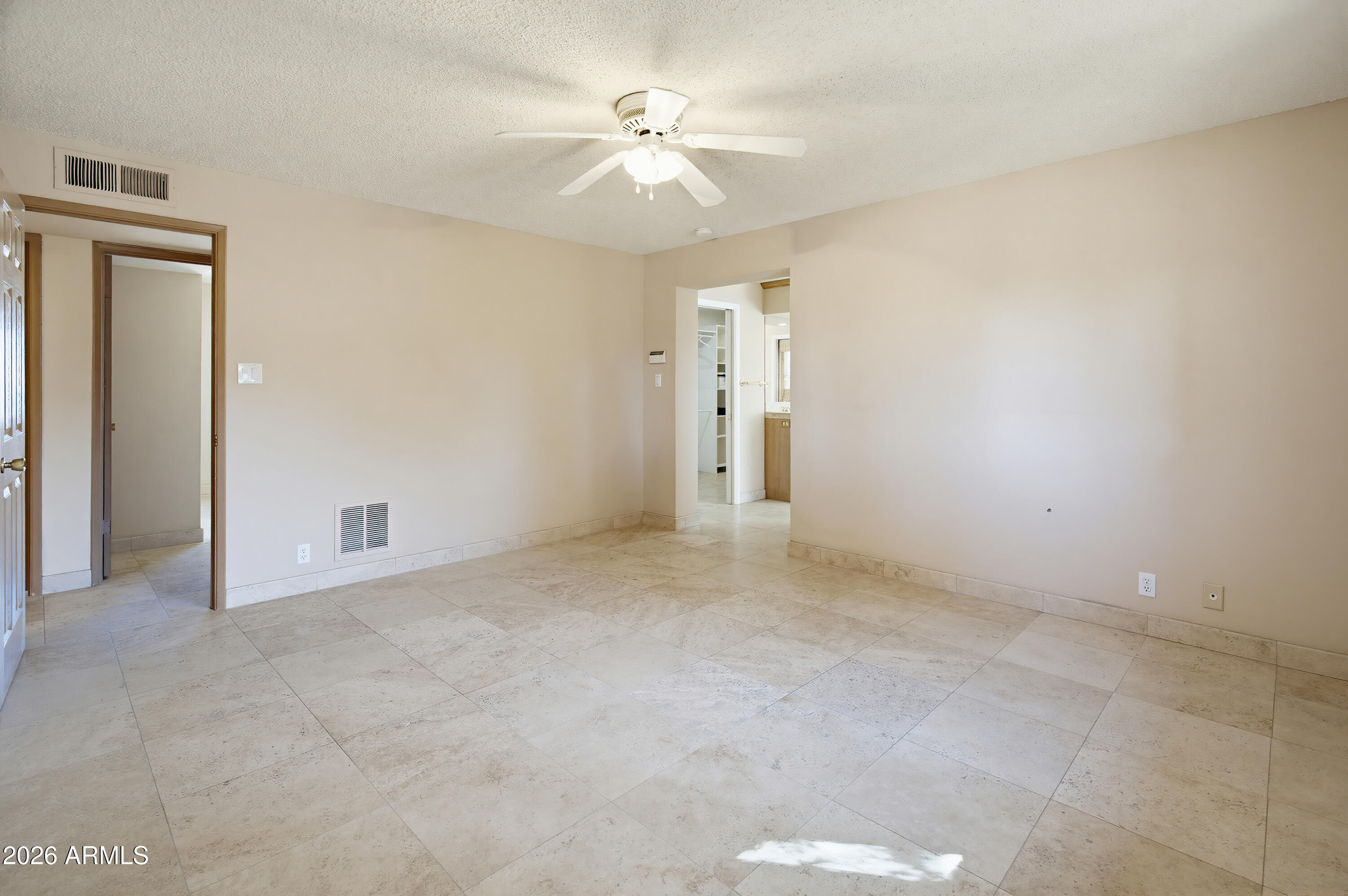 6521 E SWEETWATER Avenue