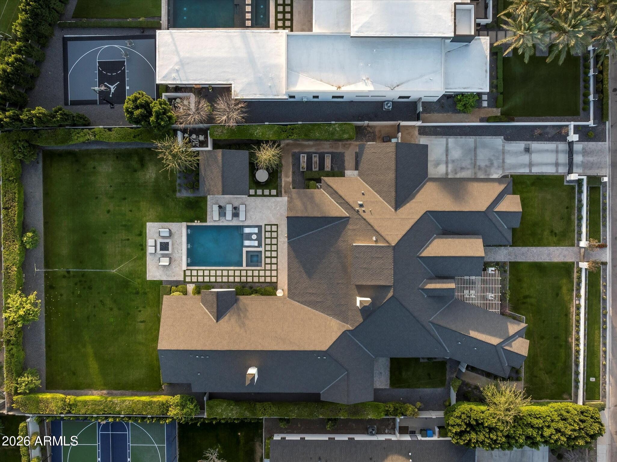 5903 E LAFAYETTE Boulevard