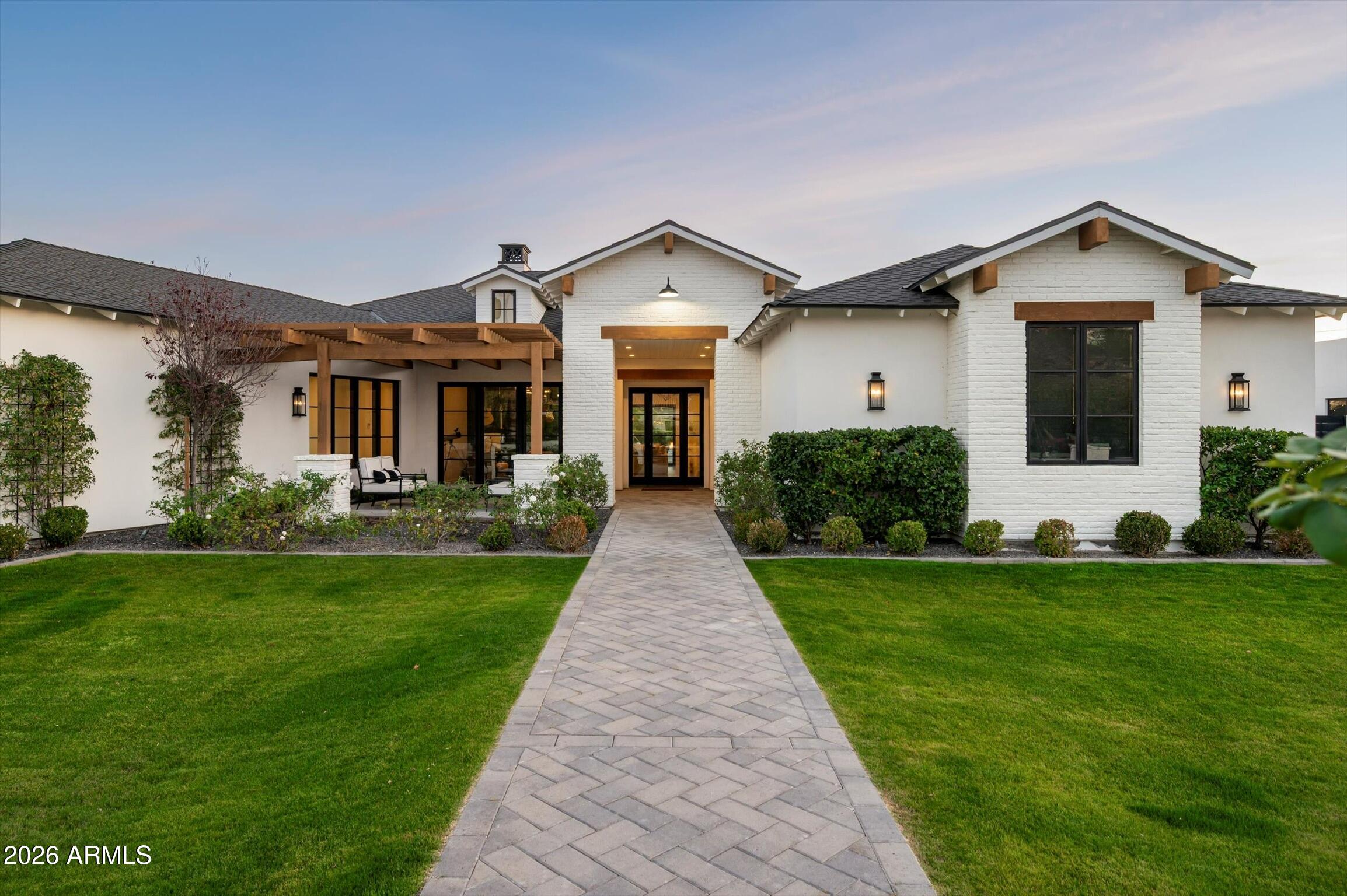 5903 E LAFAYETTE Boulevard