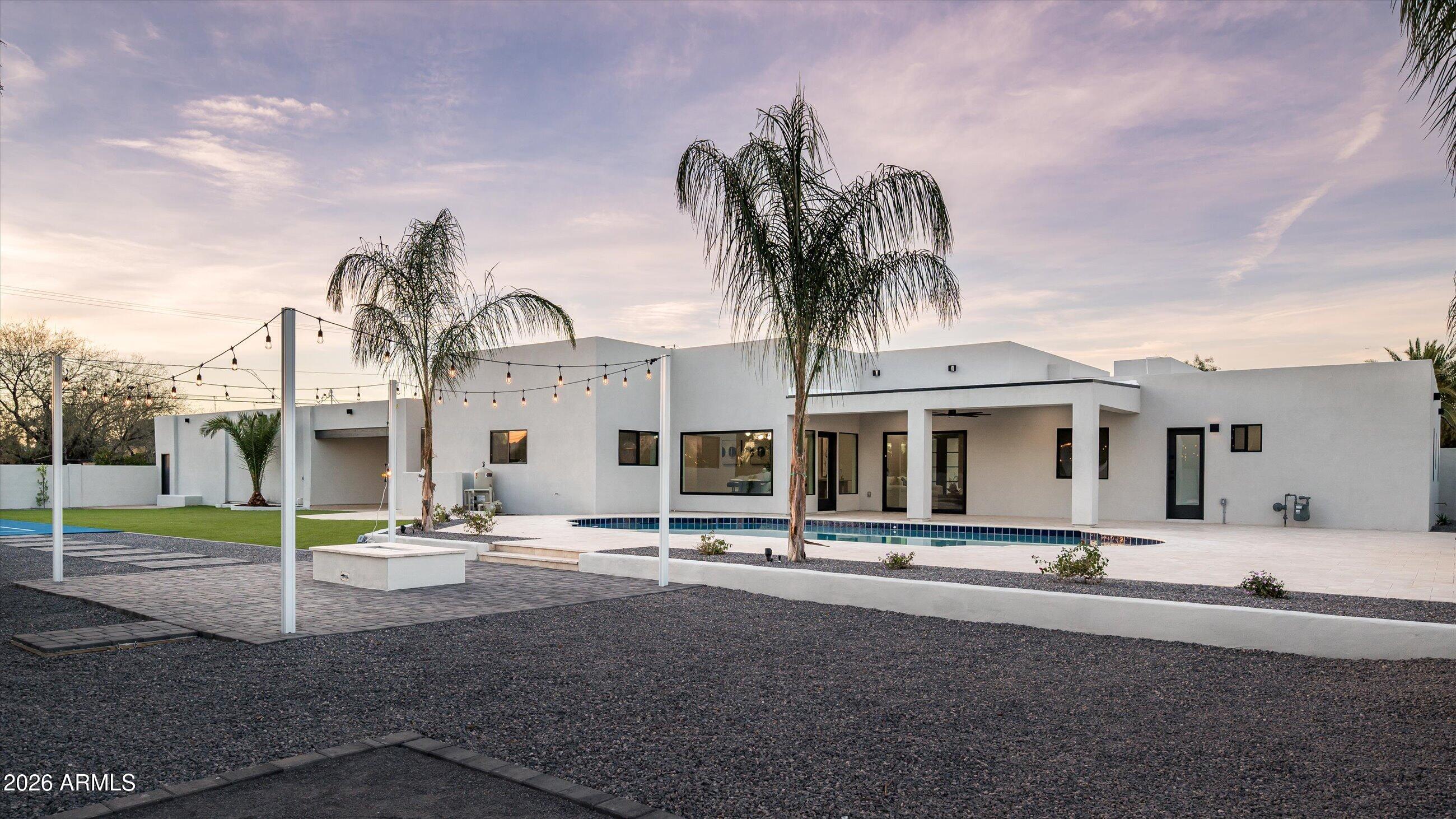 7121 E LARKSPUR Drive